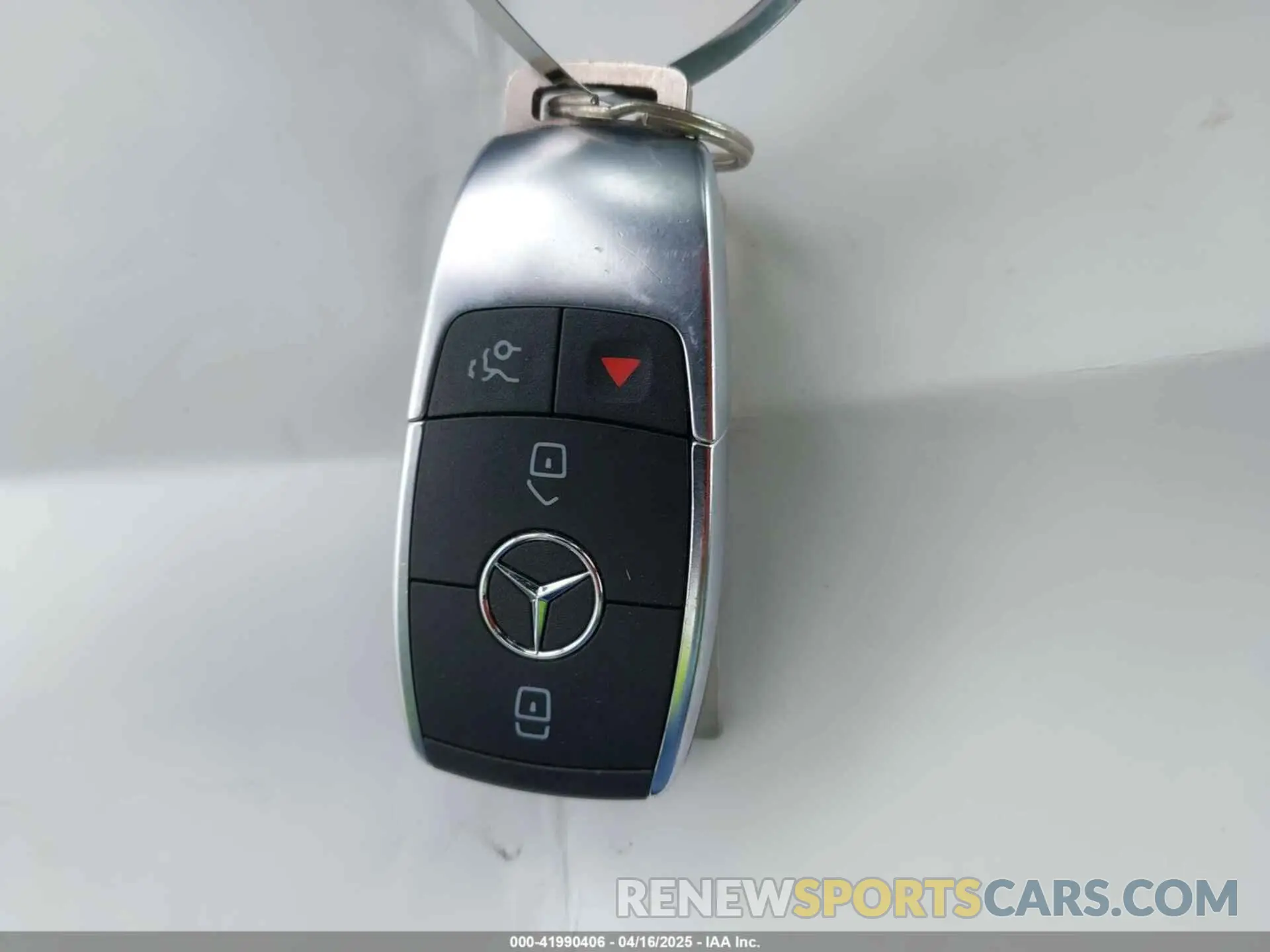 11 Photograph of a damaged car W1N0G8DB2NV379236 MERCEDES-BENZ GLC 300 2022