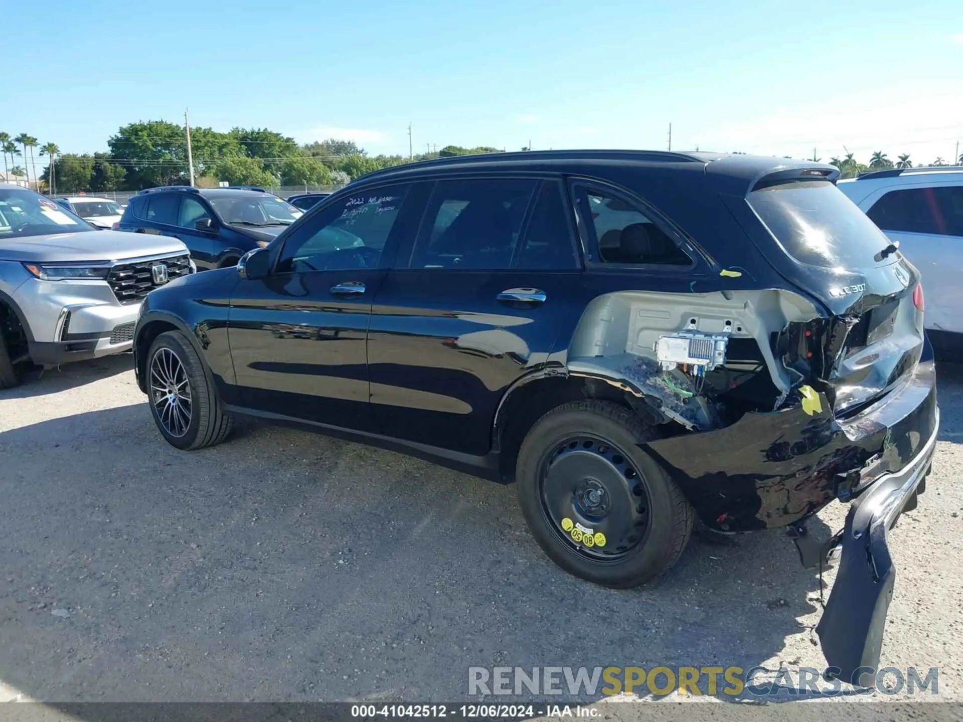 15 Photograph of a damaged car W1N0G8DB2NV391614 MERCEDES-BENZ GLC 300 2022