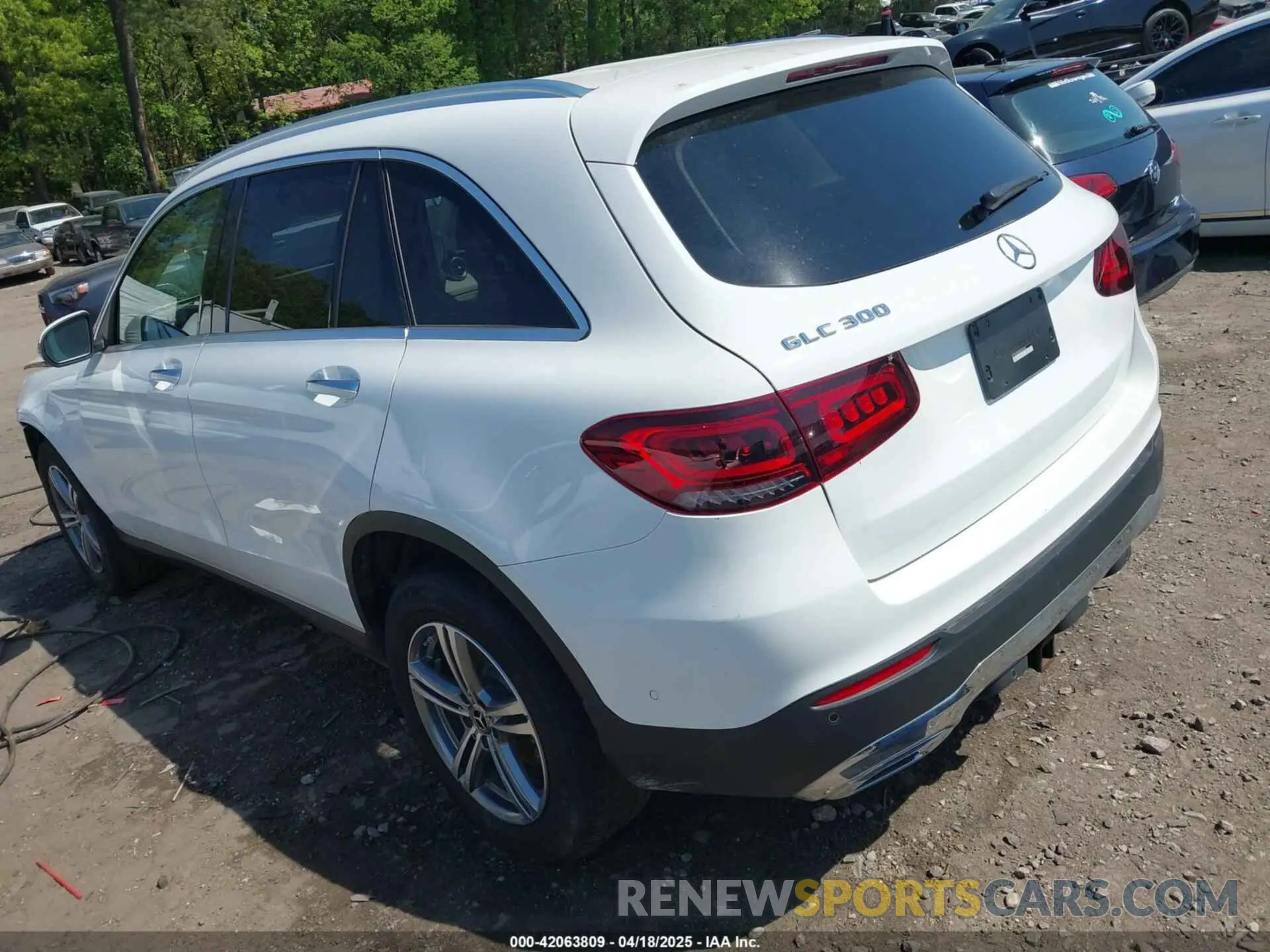 3 Photograph of a damaged car W1N0G8DB3NG091066 MERCEDES-BENZ GLC 300 2022