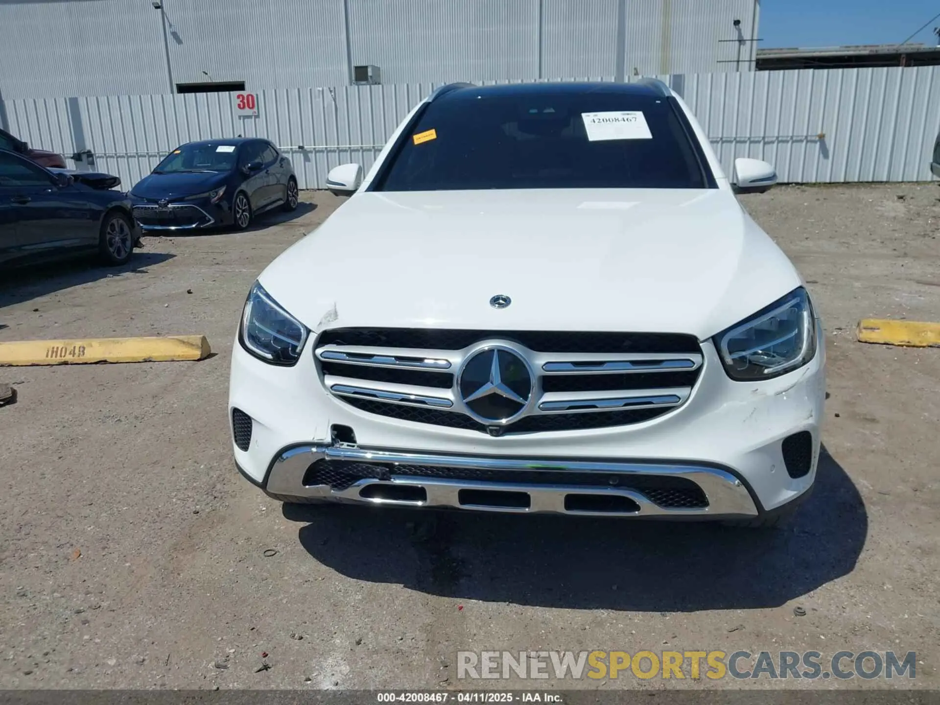 12 Photograph of a damaged car W1N0G8DB3NV327355 MERCEDES-BENZ GLC 300 2022