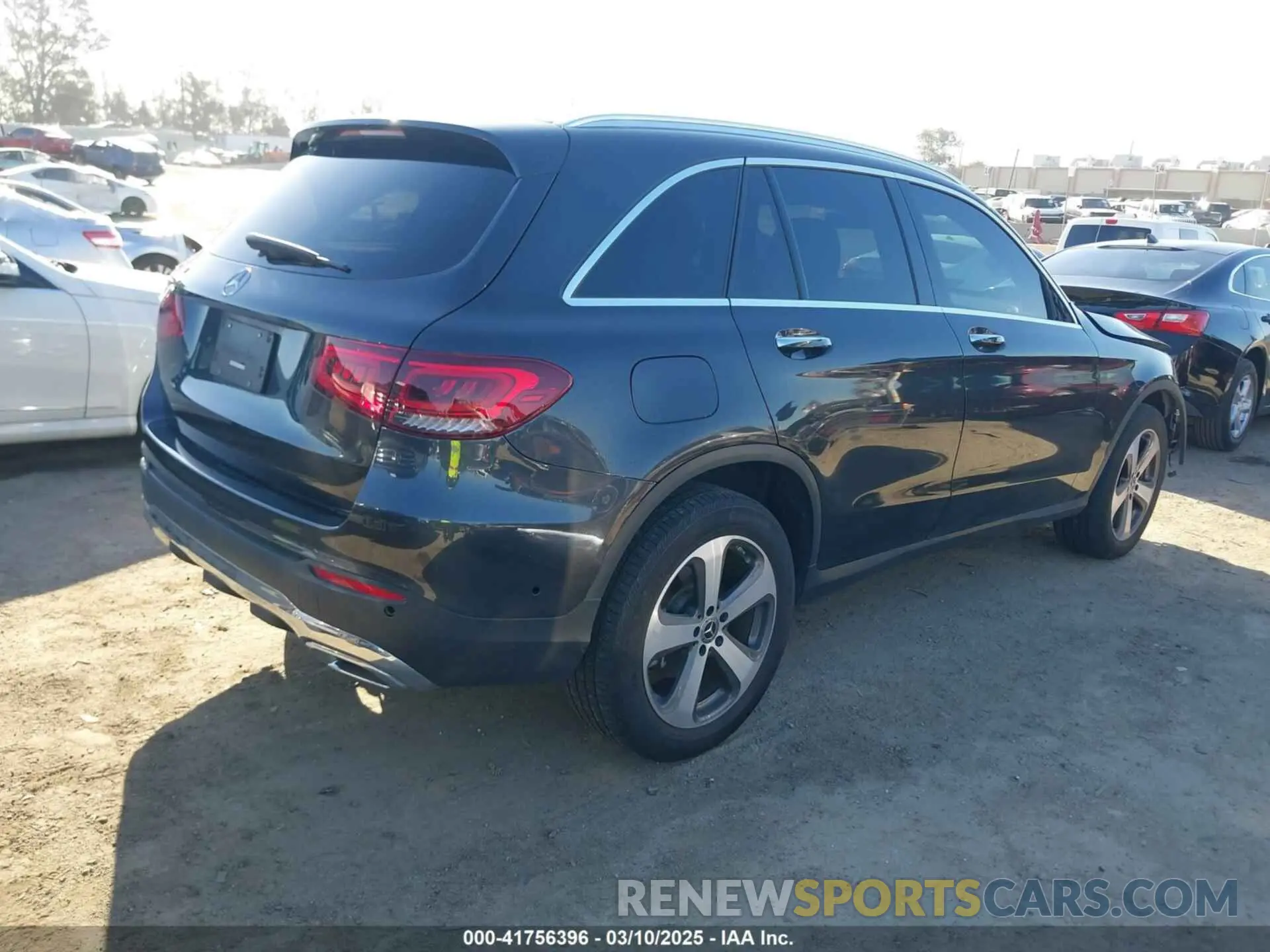 4 Photograph of a damaged car W1N0G8DB4NG054477 MERCEDES-BENZ GLC 300 2022