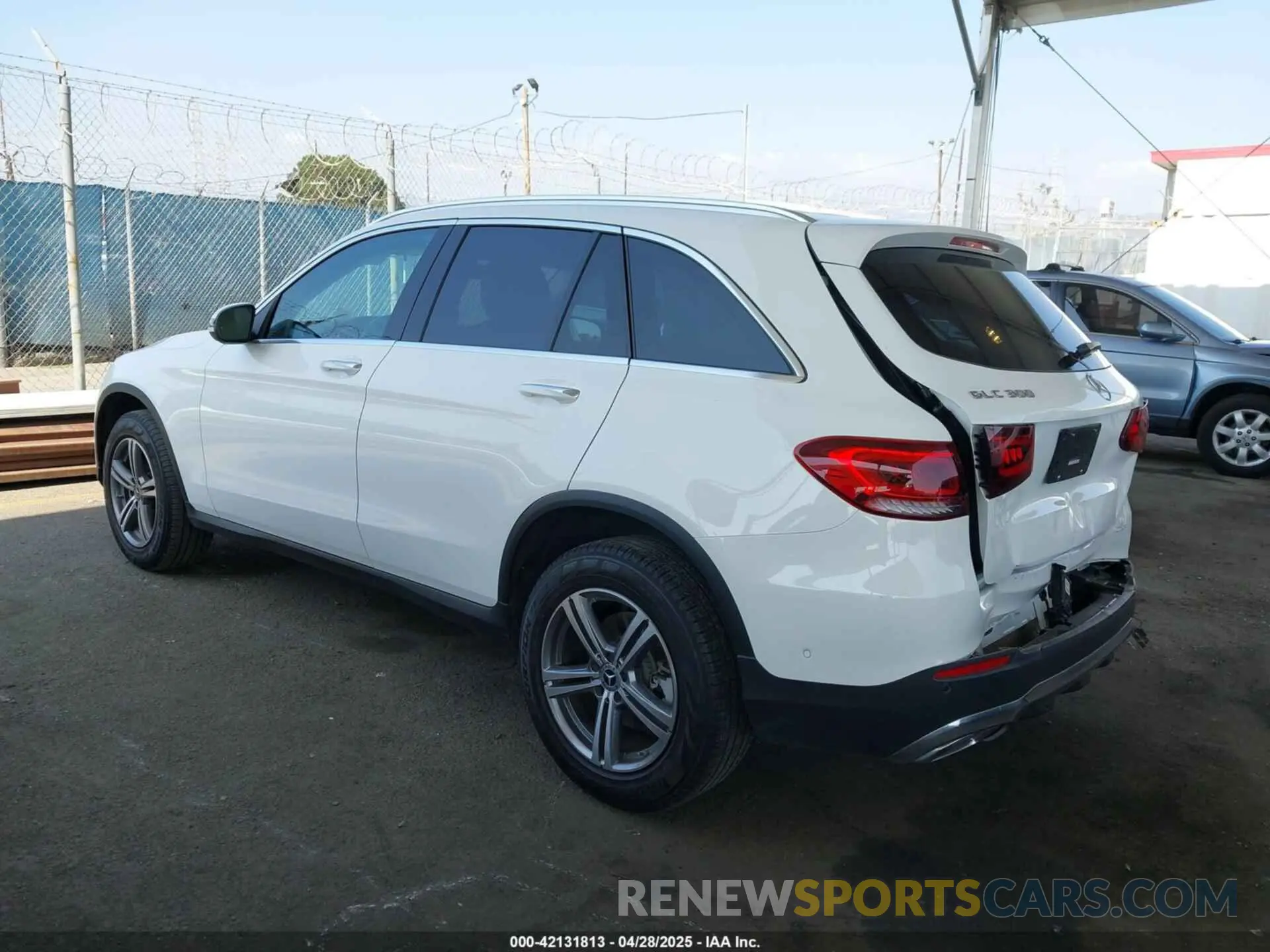 3 Photograph of a damaged car W1N0G8DB5NV390201 MERCEDES-BENZ GLC 300 2022
