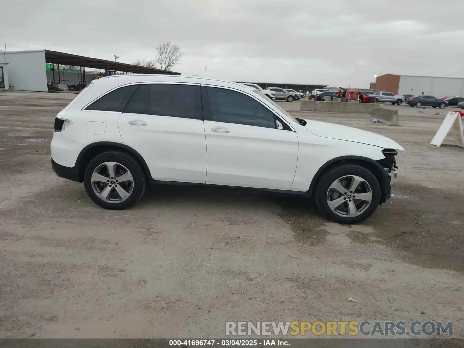 14 Photograph of a damaged car W1N0G8DB5NV398640 MERCEDES-BENZ GLC 300 2022
