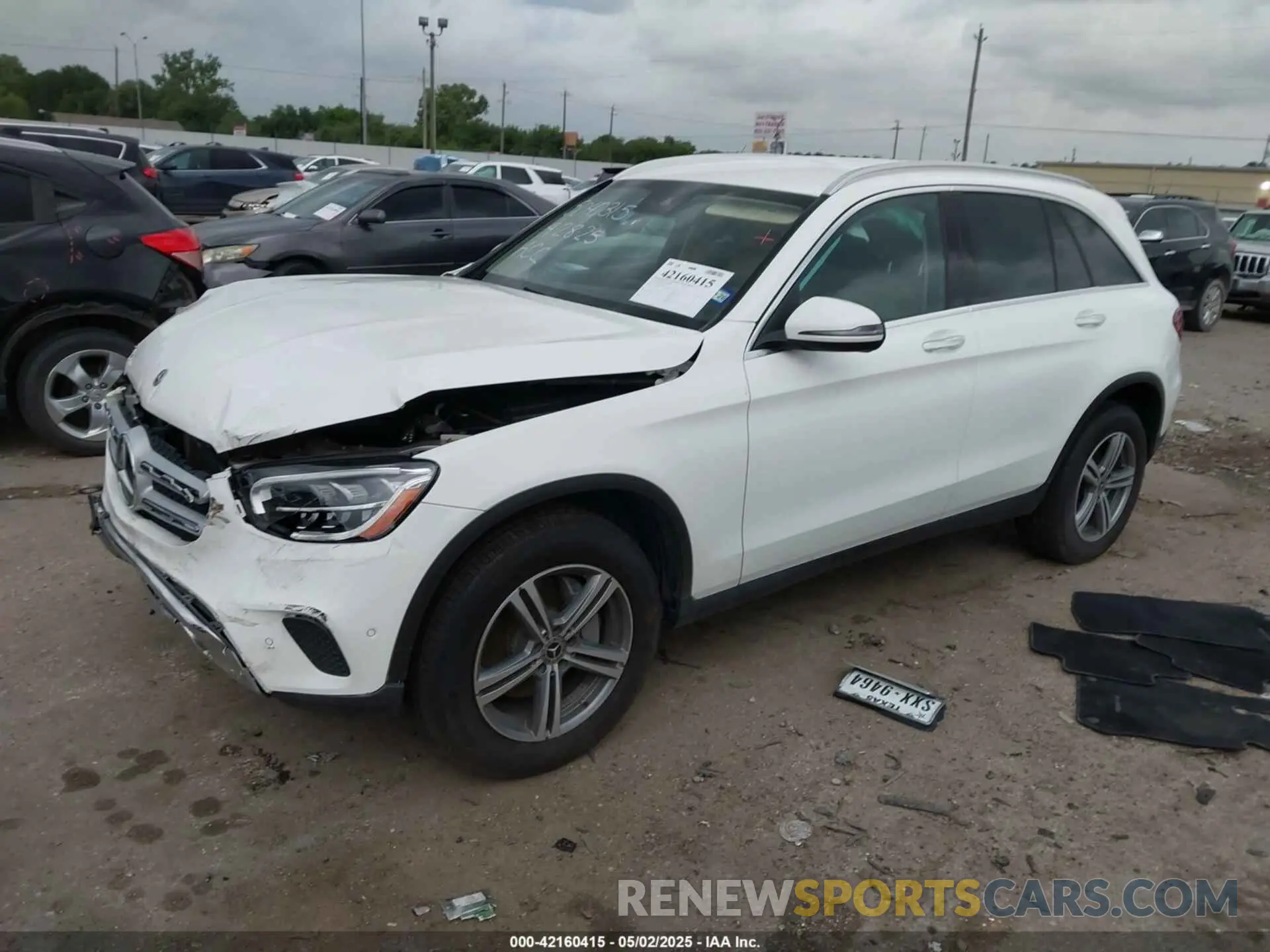 2 Photograph of a damaged car W1N0G8DB6NG056621 MERCEDES-BENZ GLC 300 2022