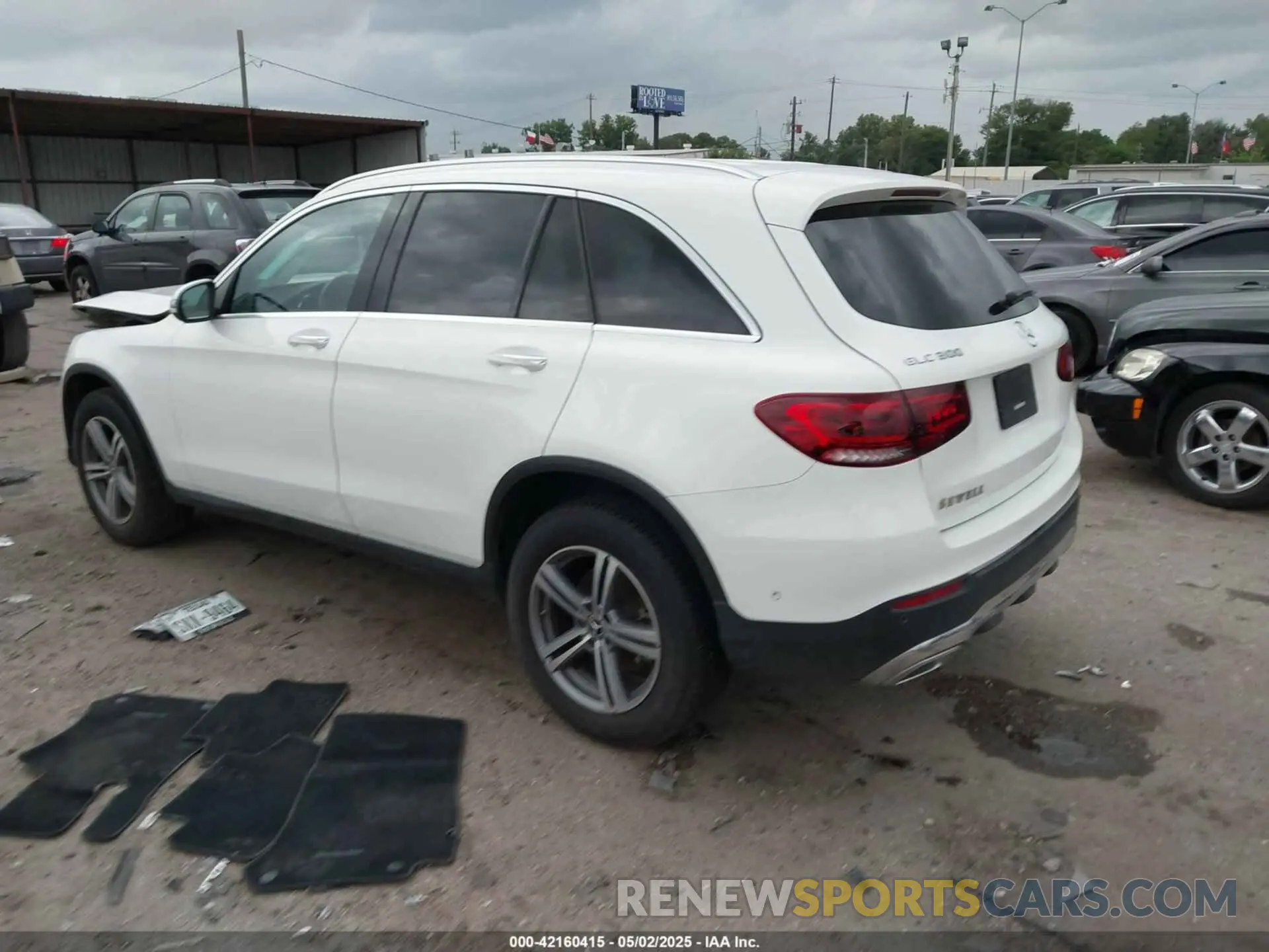 3 Photograph of a damaged car W1N0G8DB6NG056621 MERCEDES-BENZ GLC 300 2022