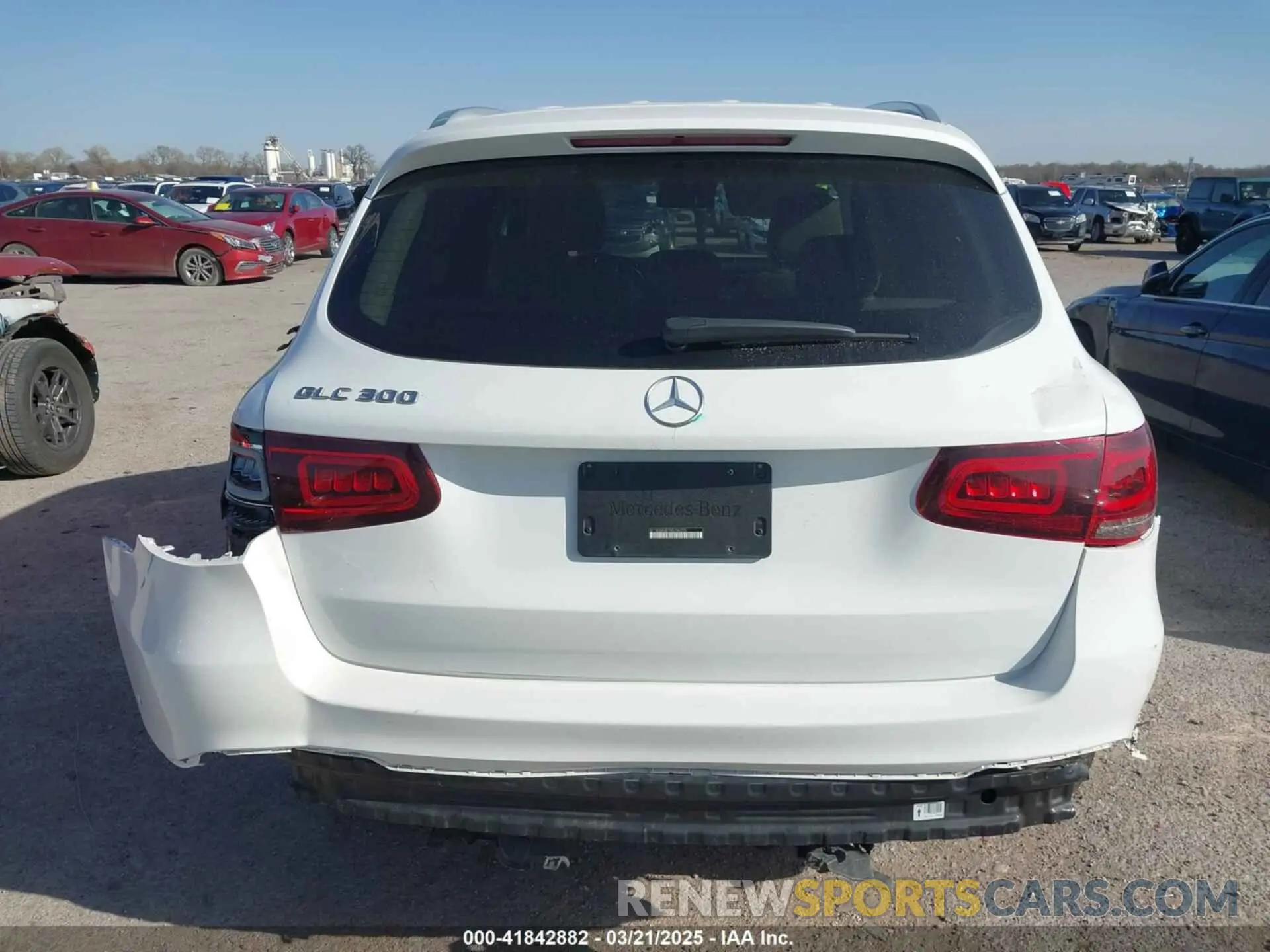 16 Photograph of a damaged car W1N0G8DB7NG106295 MERCEDES-BENZ GLC 300 2022