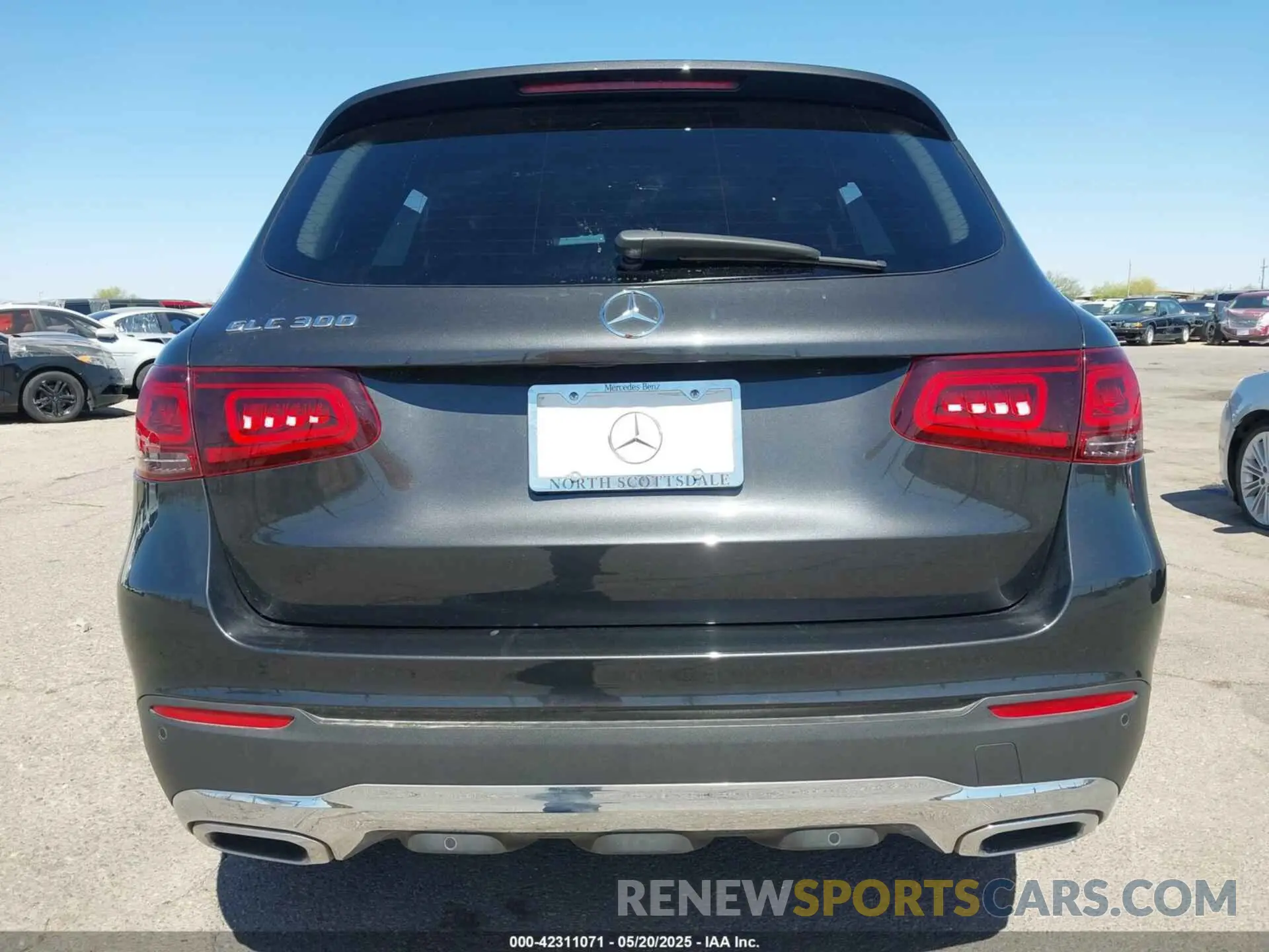 16 Photograph of a damaged car W1N0G8DB7NG112565 MERCEDES-BENZ GLC 300 2022