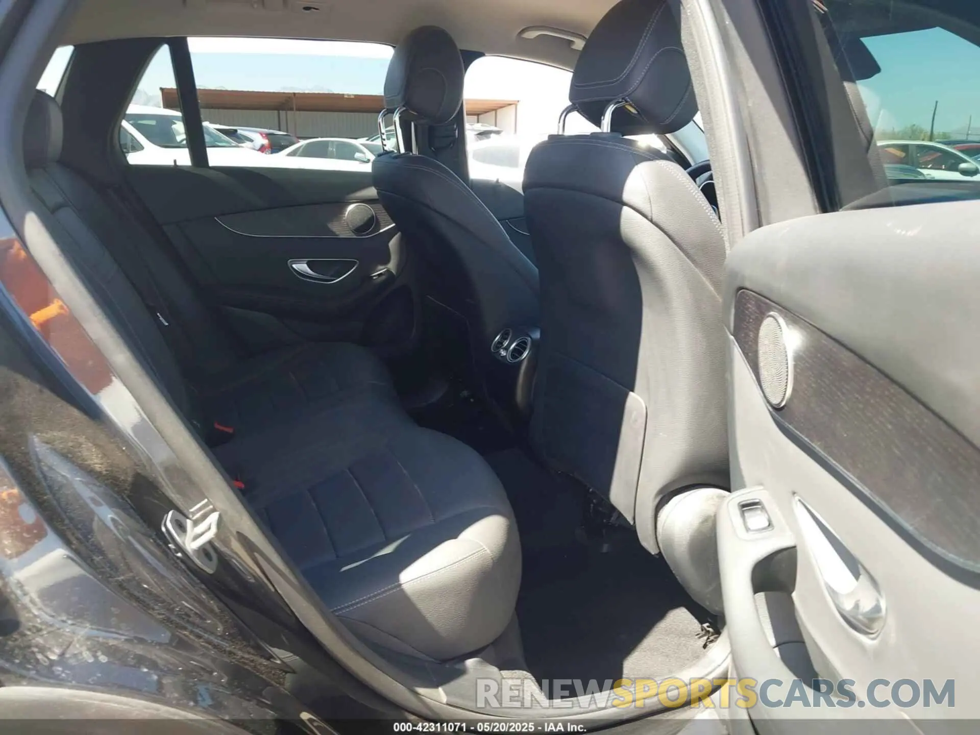 8 Photograph of a damaged car W1N0G8DB7NG112565 MERCEDES-BENZ GLC 300 2022