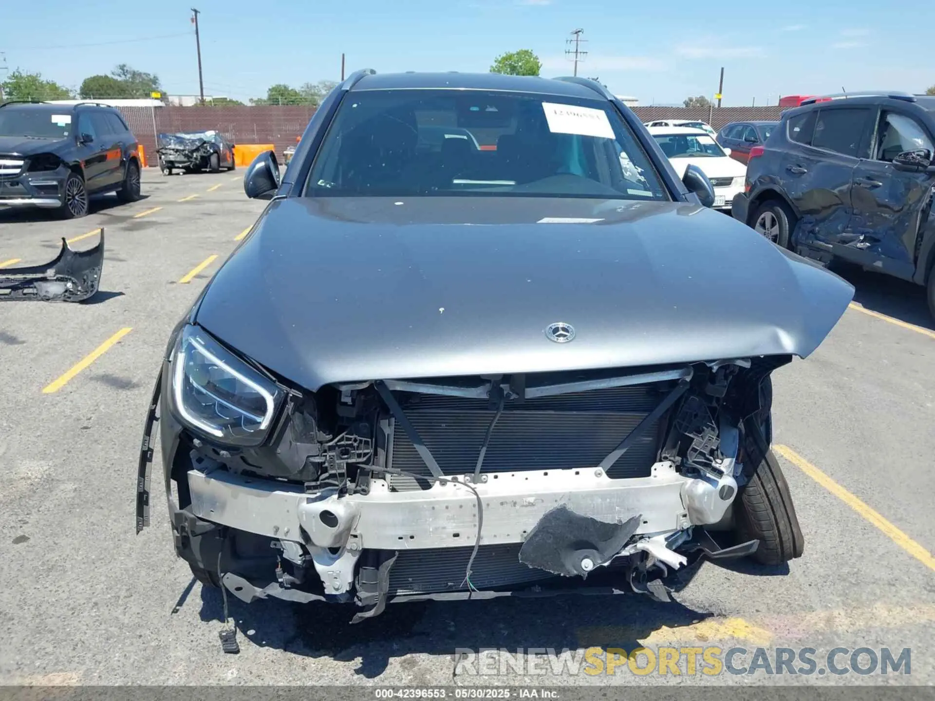 12 Photograph of a damaged car W1N0G8DB7NV331330 MERCEDES-BENZ GLC 300 2022