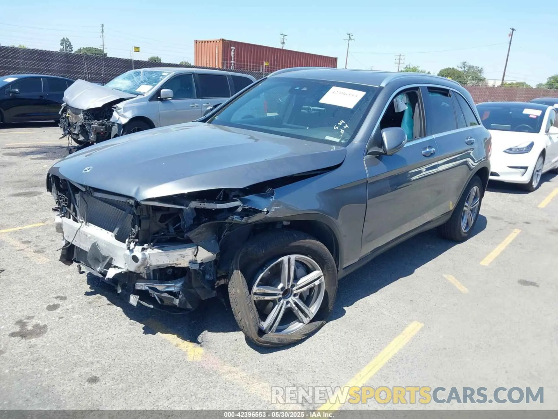 2 Photograph of a damaged car W1N0G8DB7NV331330 MERCEDES-BENZ GLC 300 2022