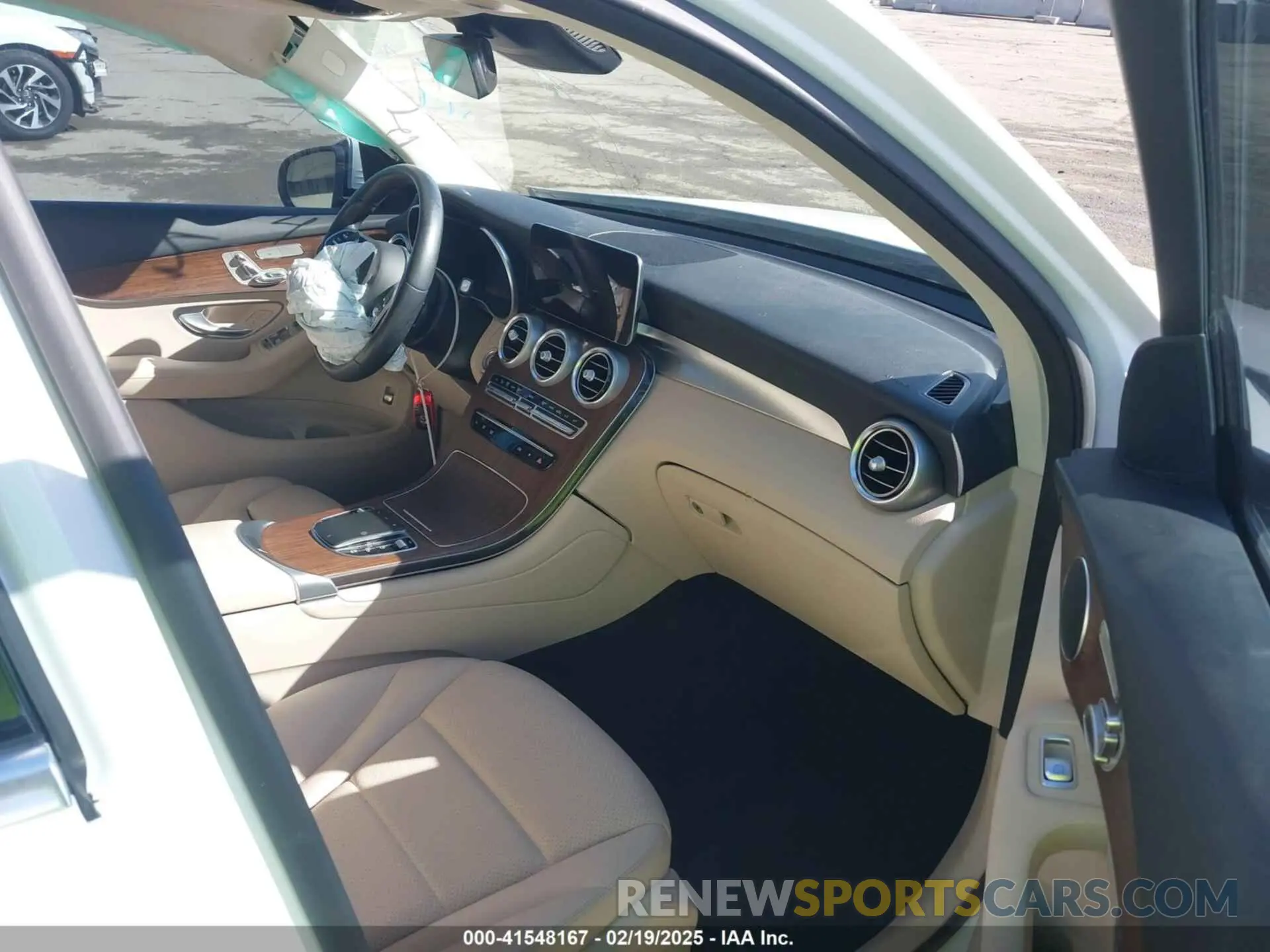 5 Photograph of a damaged car W1N0G8DB7NV367745 MERCEDES-BENZ GLC 300 2022
