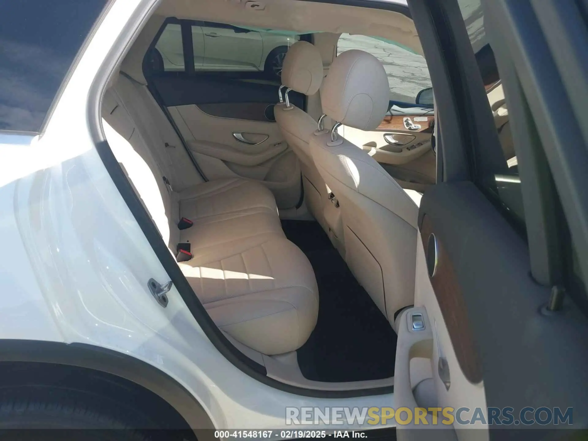 8 Photograph of a damaged car W1N0G8DB7NV367745 MERCEDES-BENZ GLC 300 2022