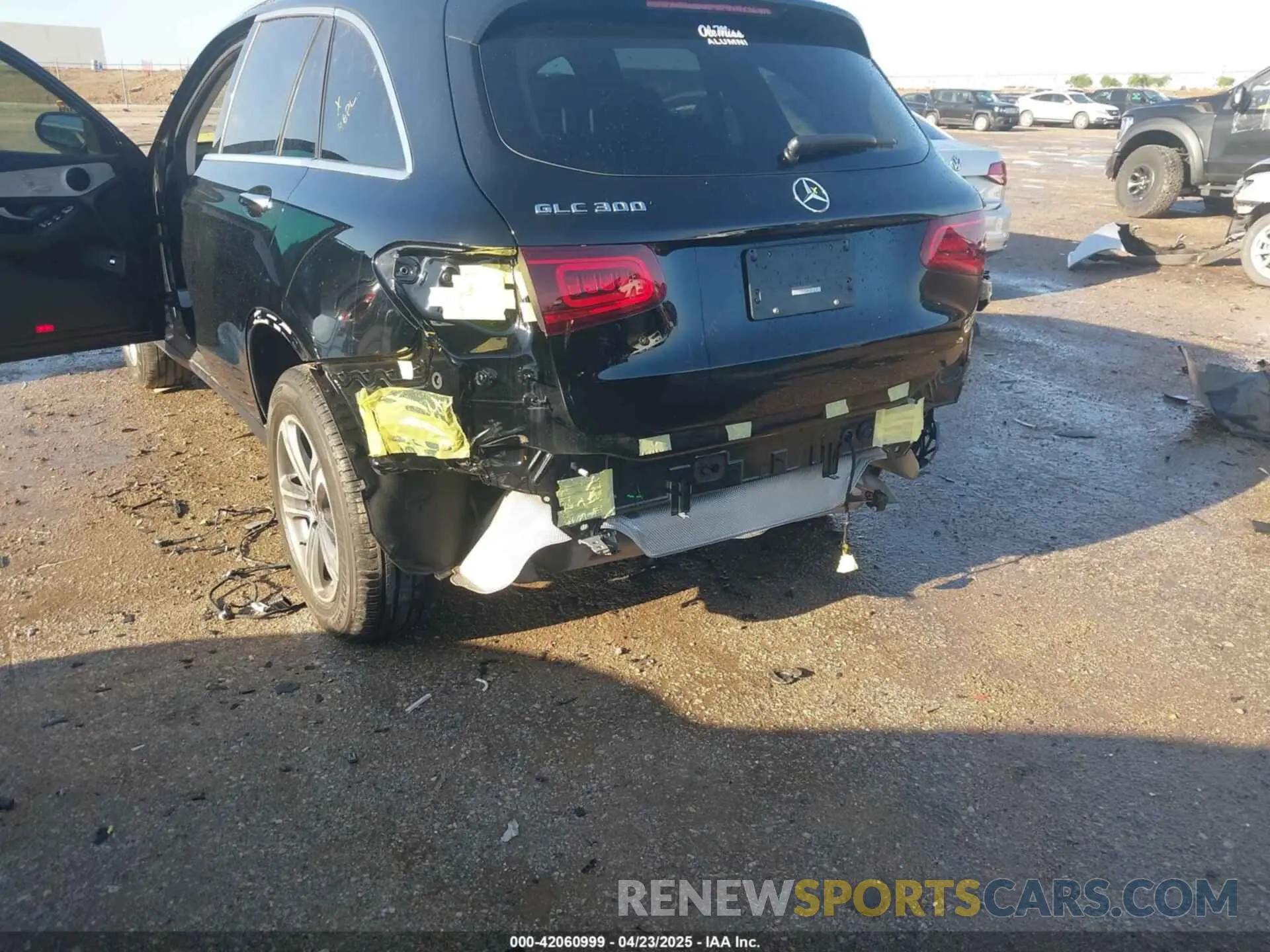 6 Photograph of a damaged car W1N0G8DB7NV394945 MERCEDES-BENZ GLC 300 2022