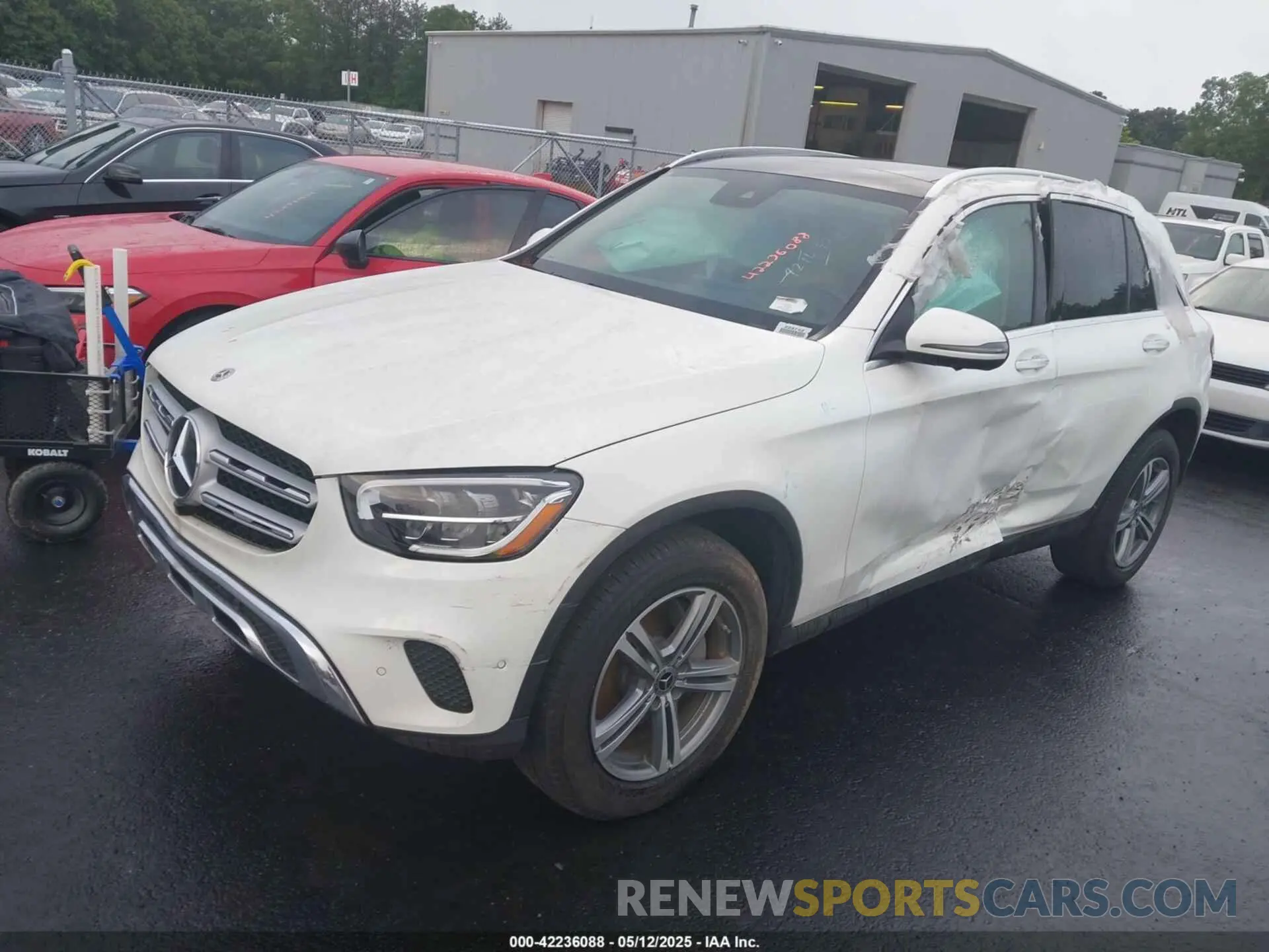2 Photograph of a damaged car W1N0G8DB7NV397960 MERCEDES-BENZ GLC 300 2022
