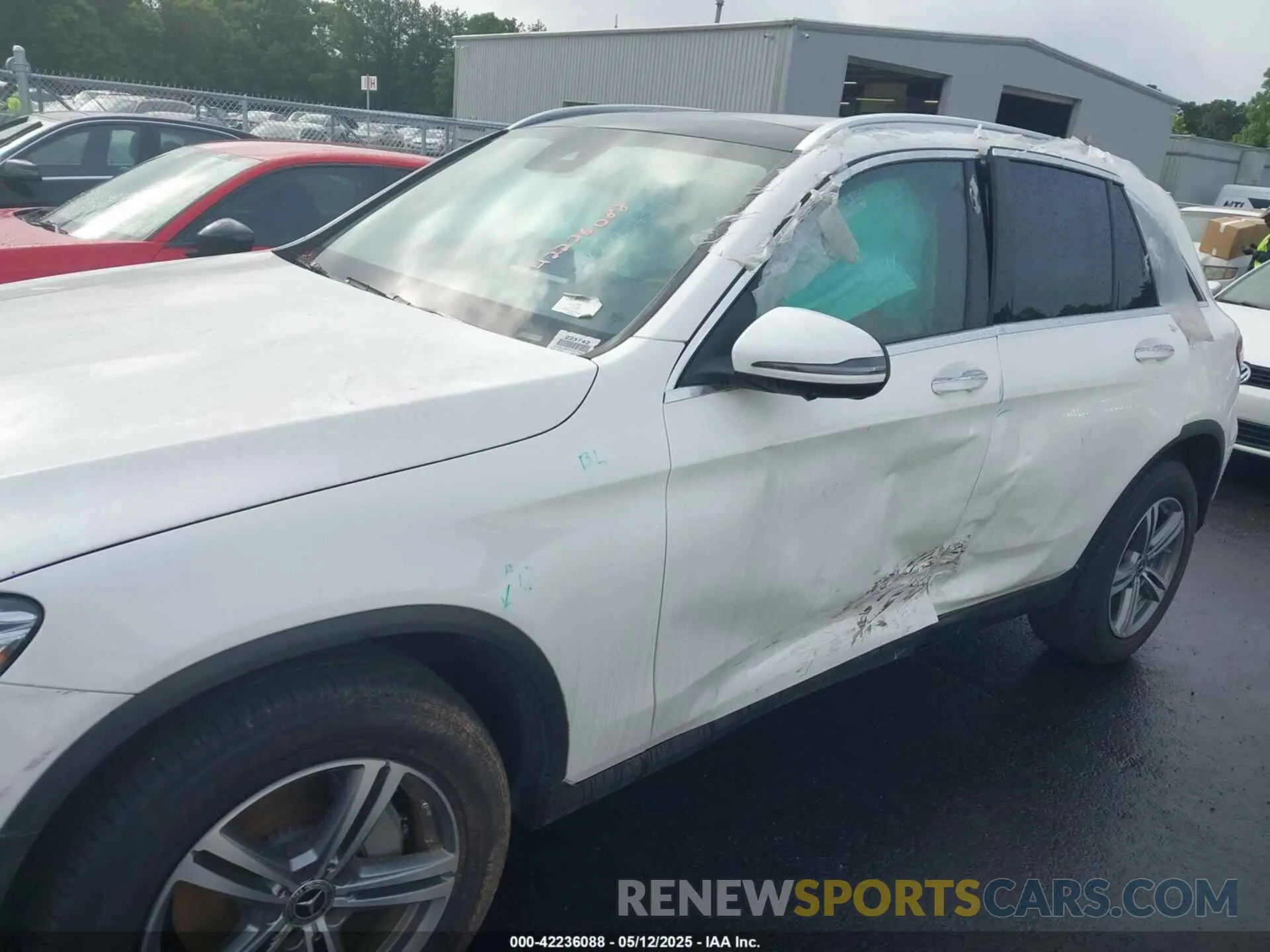 6 Photograph of a damaged car W1N0G8DB7NV397960 MERCEDES-BENZ GLC 300 2022