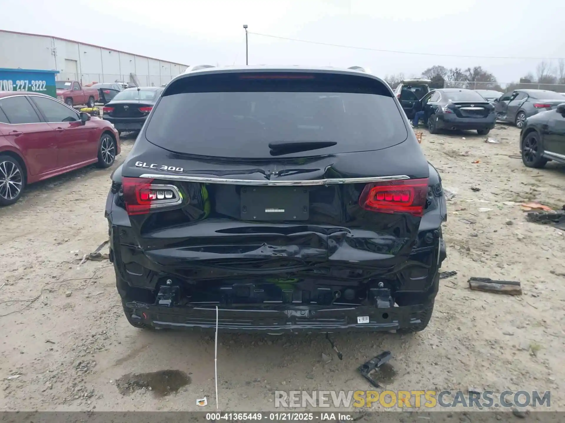 17 Photograph of a damaged car W1N0G8DB8NG111764 MERCEDES-BENZ GLC 300 2022