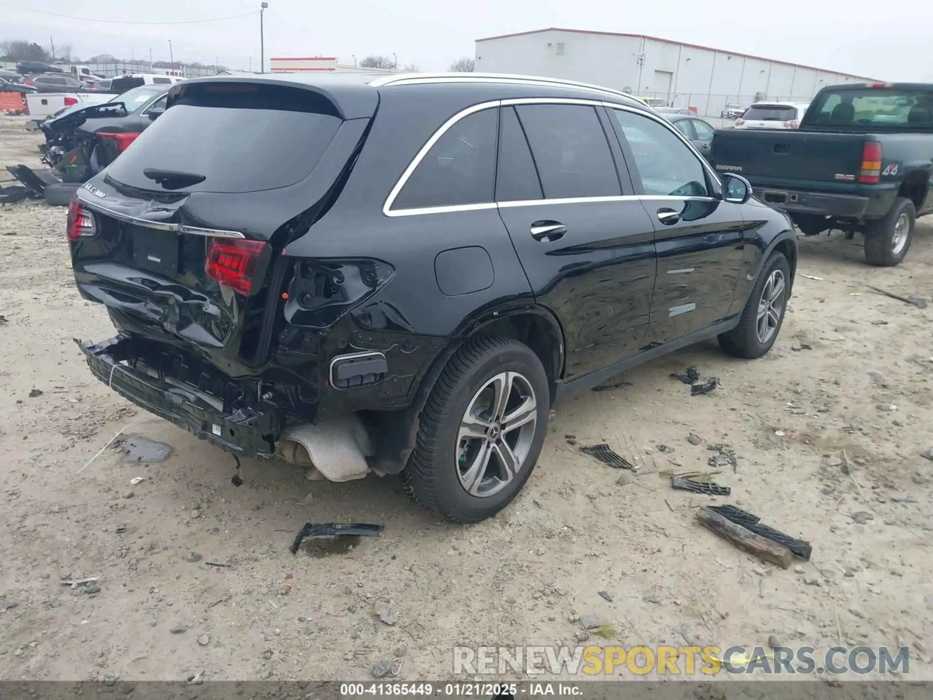 4 Photograph of a damaged car W1N0G8DB8NG111764 MERCEDES-BENZ GLC 300 2022