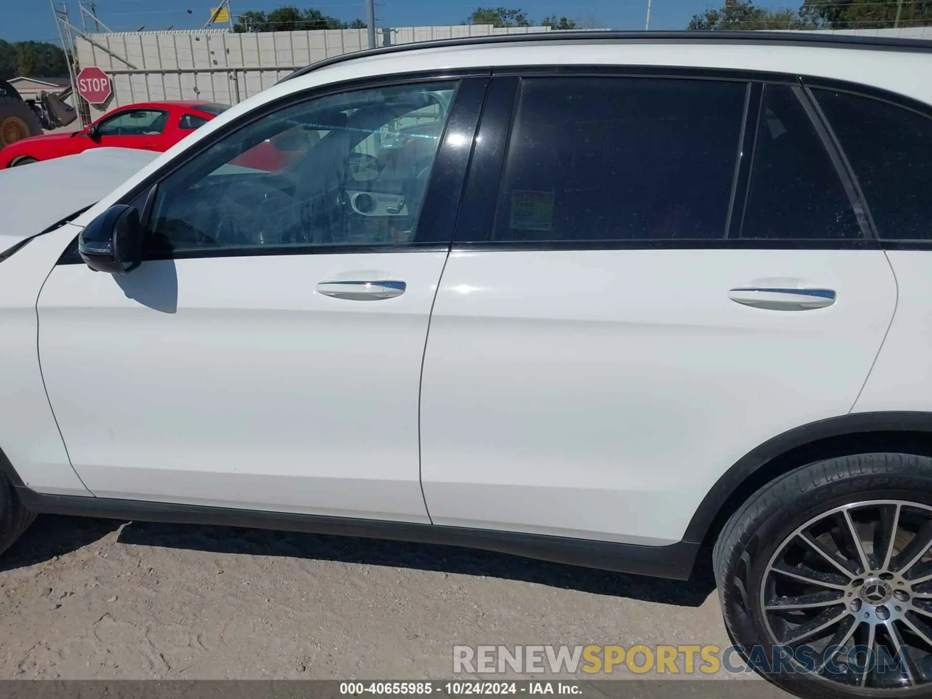 14 Photograph of a damaged car W1N0G8DB8NV353854 MERCEDES-BENZ GLC 300 2022