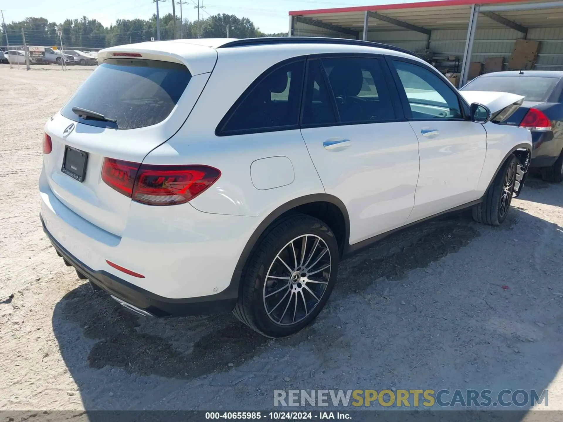 4 Photograph of a damaged car W1N0G8DB8NV353854 MERCEDES-BENZ GLC 300 2022