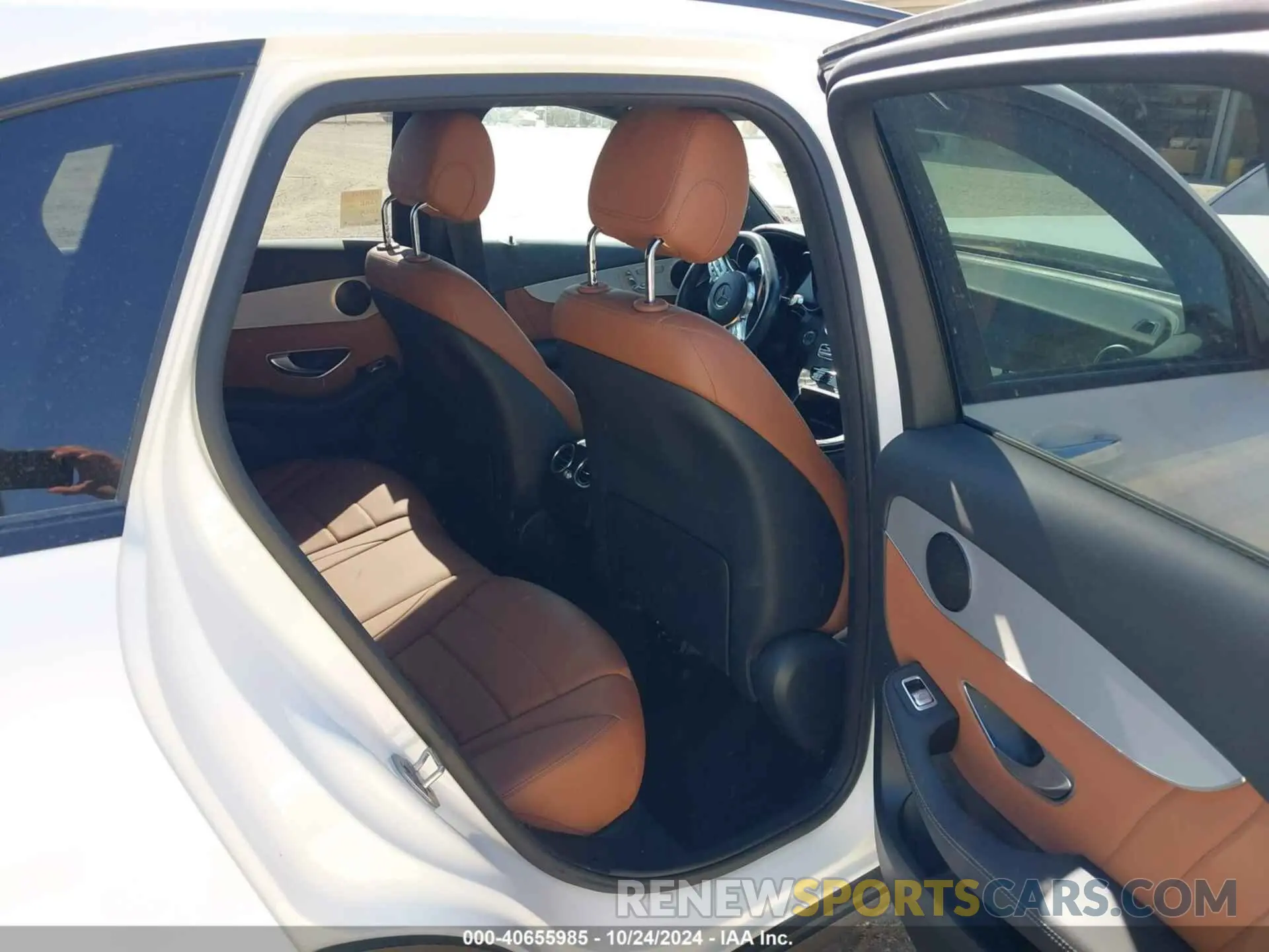8 Photograph of a damaged car W1N0G8DB8NV353854 MERCEDES-BENZ GLC 300 2022