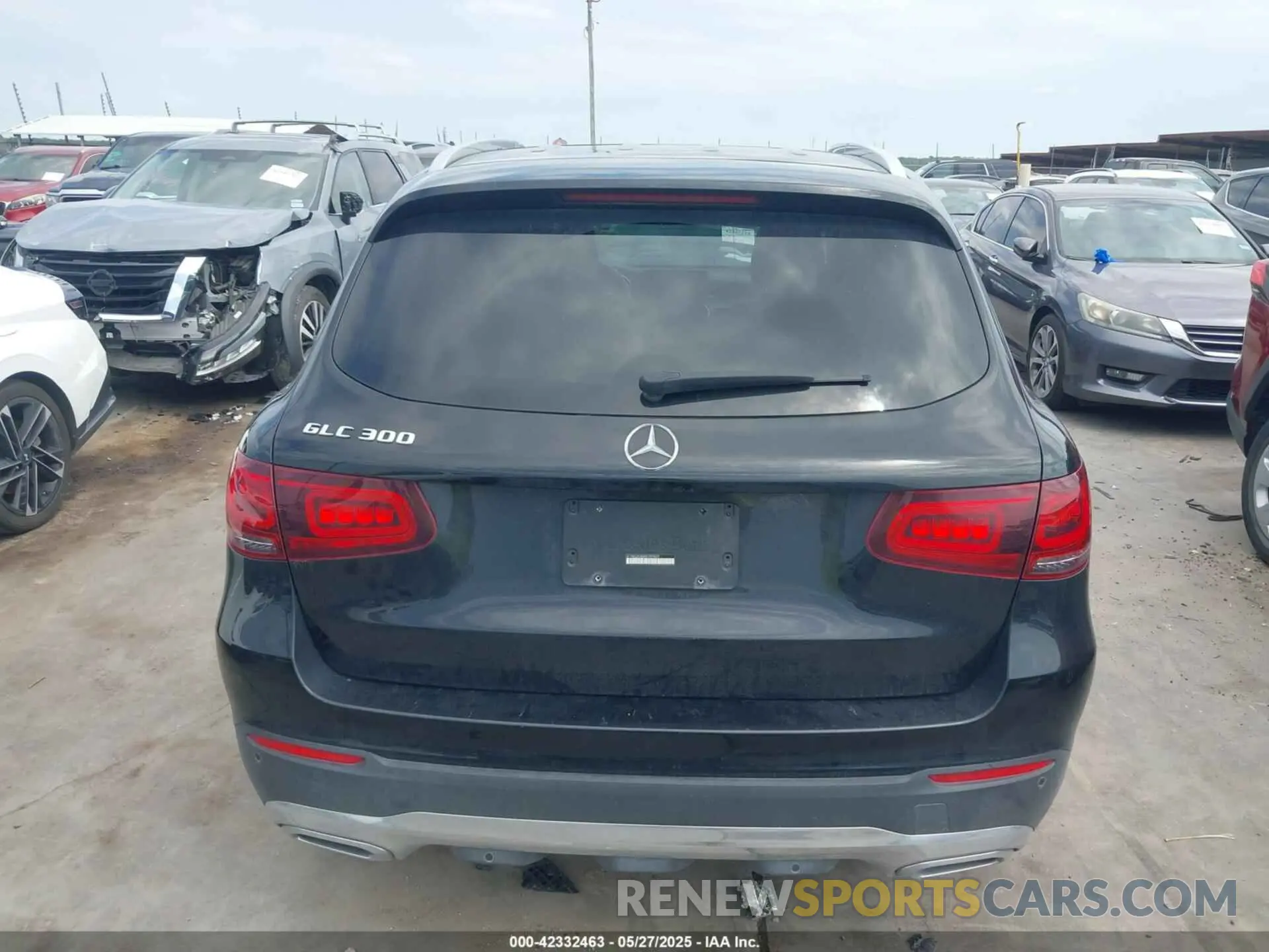 16 Photograph of a damaged car W1N0G8DB8NV399829 MERCEDES-BENZ GLC 300 2022