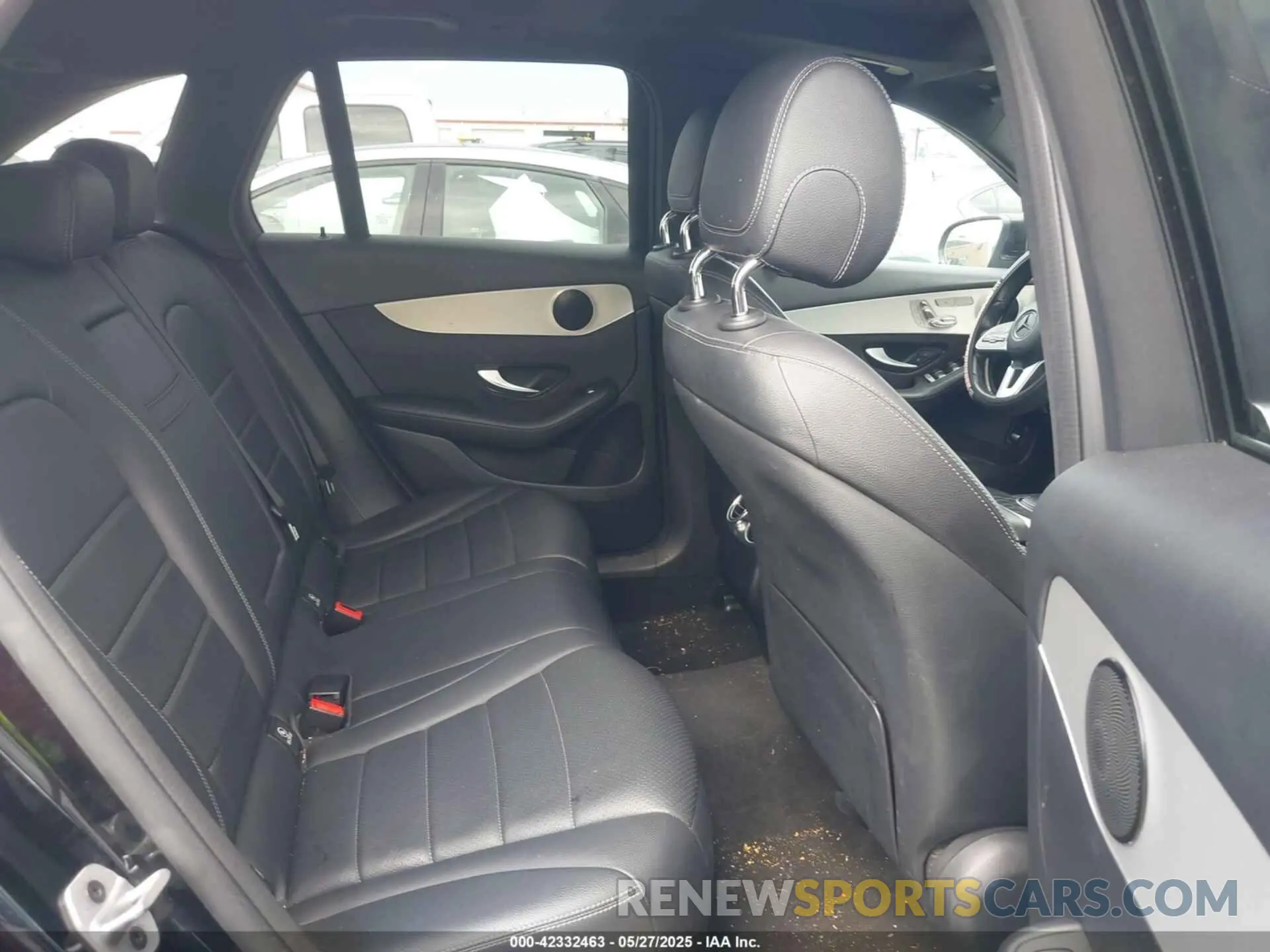 8 Photograph of a damaged car W1N0G8DB8NV399829 MERCEDES-BENZ GLC 300 2022