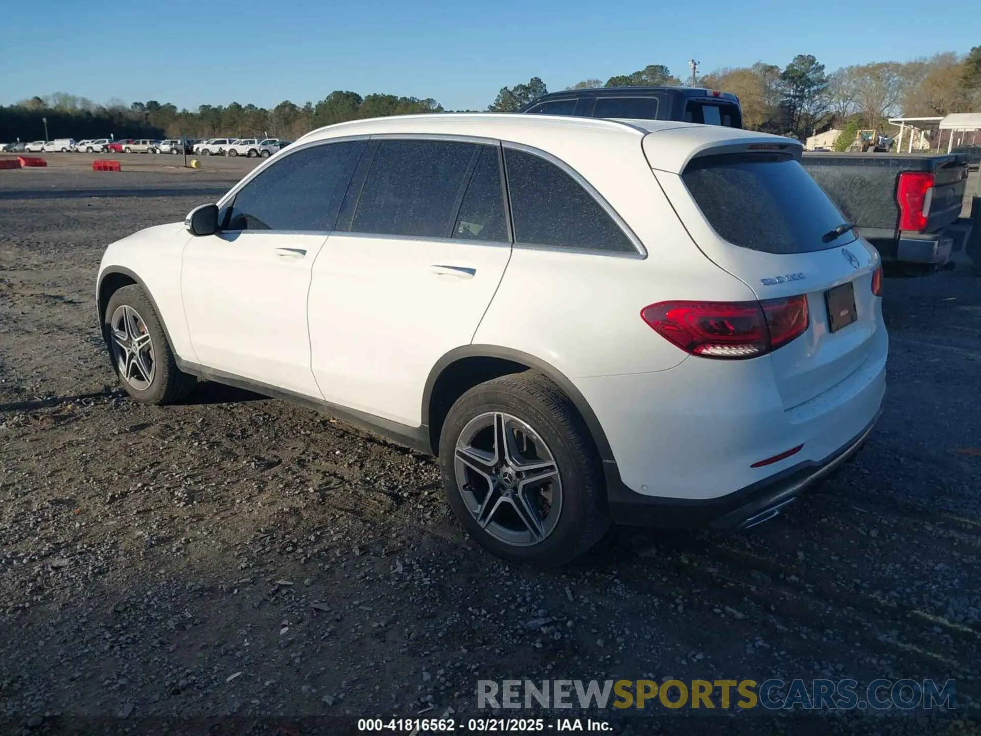 3 Photograph of a damaged car W1N0G8DB9NG020664 MERCEDES-BENZ GLC 300 2022