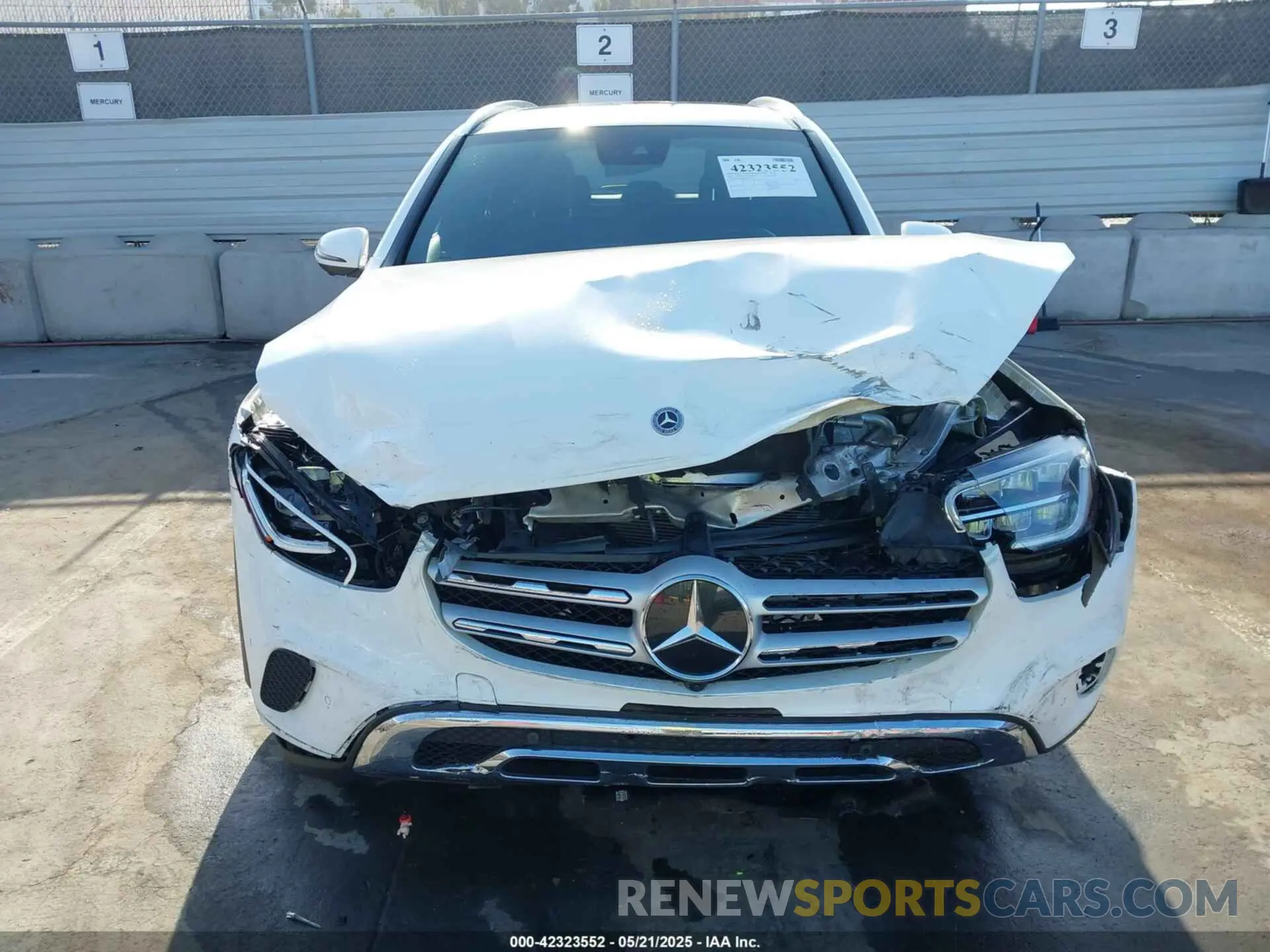 12 Photograph of a damaged car W1N0G8DB9NV398267 MERCEDES-BENZ GLC 300 2022