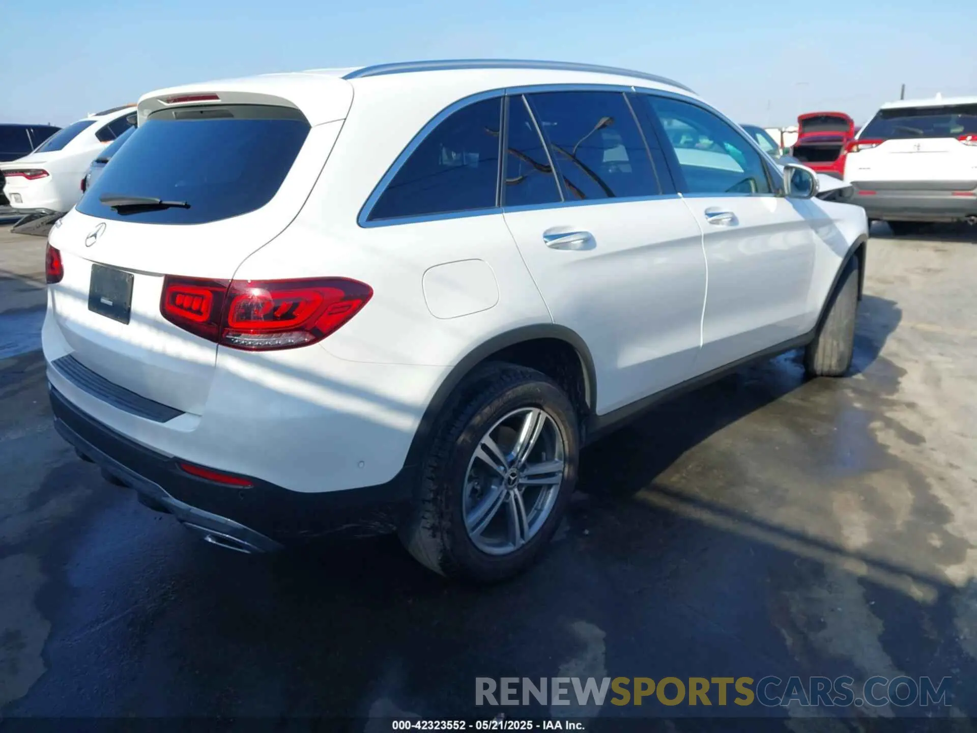 4 Photograph of a damaged car W1N0G8DB9NV398267 MERCEDES-BENZ GLC 300 2022