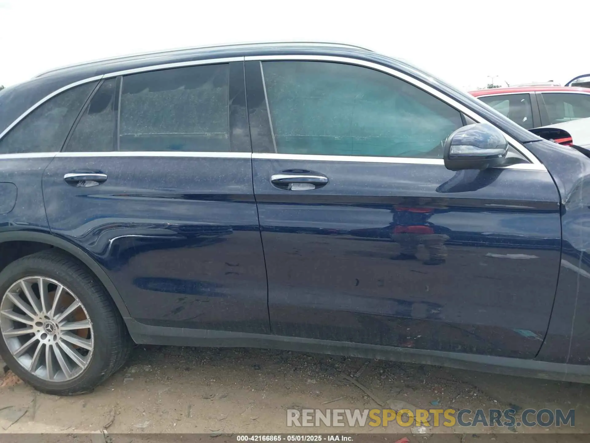 14 Photograph of a damaged car W1N0G8DBXNG074877 MERCEDES-BENZ GLC 300 2022