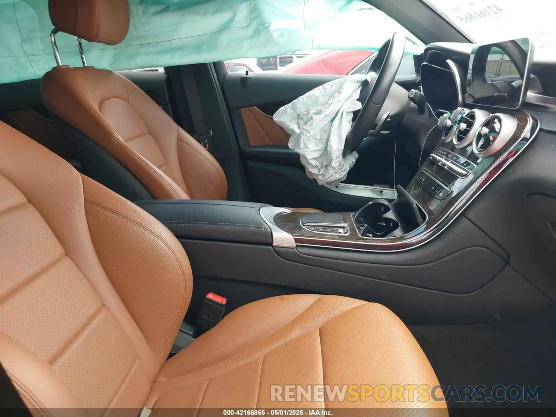 5 Photograph of a damaged car W1N0G8DBXNG074877 MERCEDES-BENZ GLC 300 2022