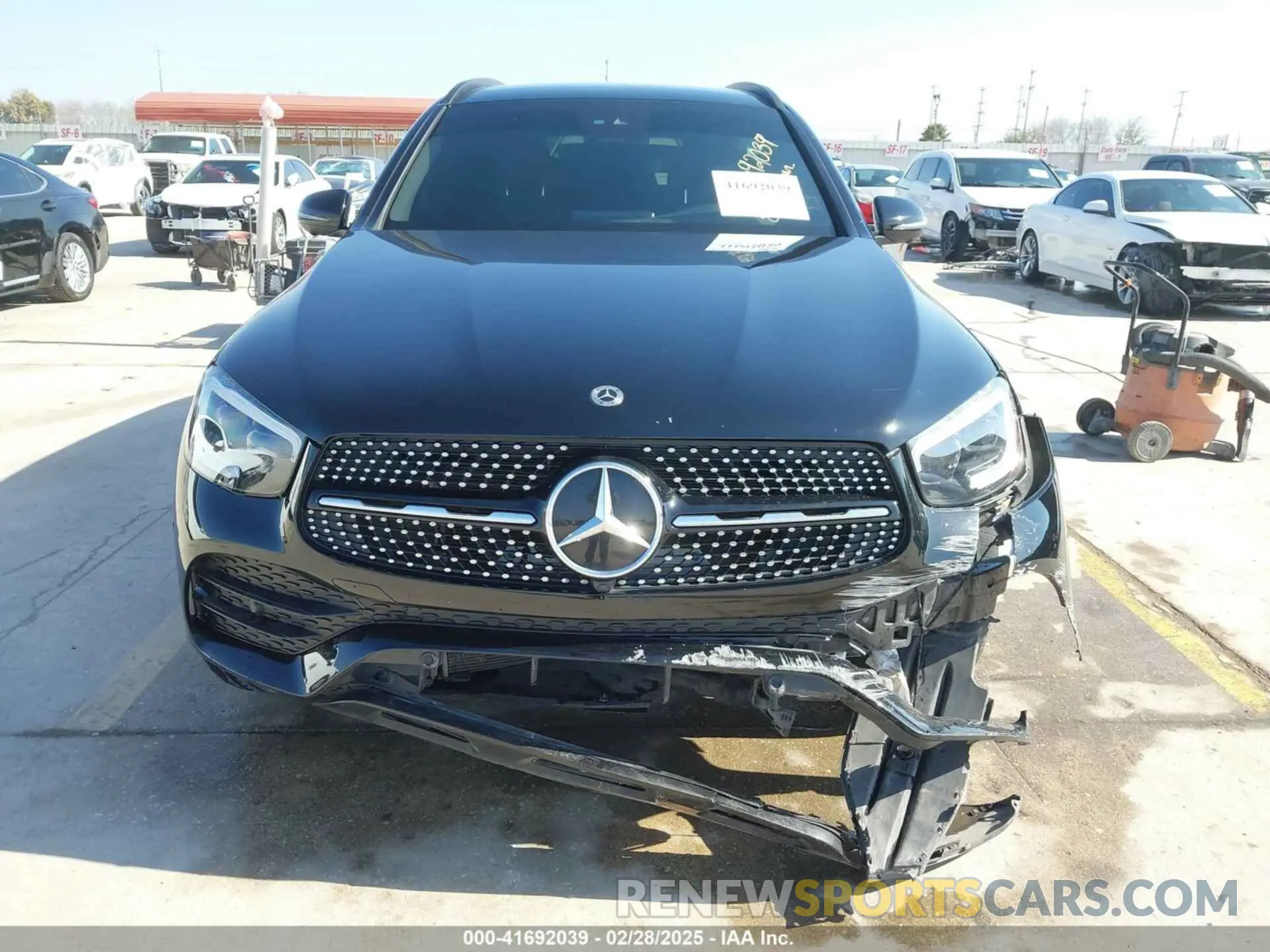 12 Photograph of a damaged car W1N0G8DBXNV331676 MERCEDES-BENZ GLC 300 2022