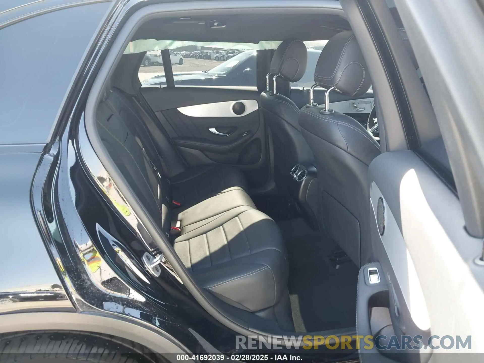 8 Photograph of a damaged car W1N0G8DBXNV331676 MERCEDES-BENZ GLC 300 2022