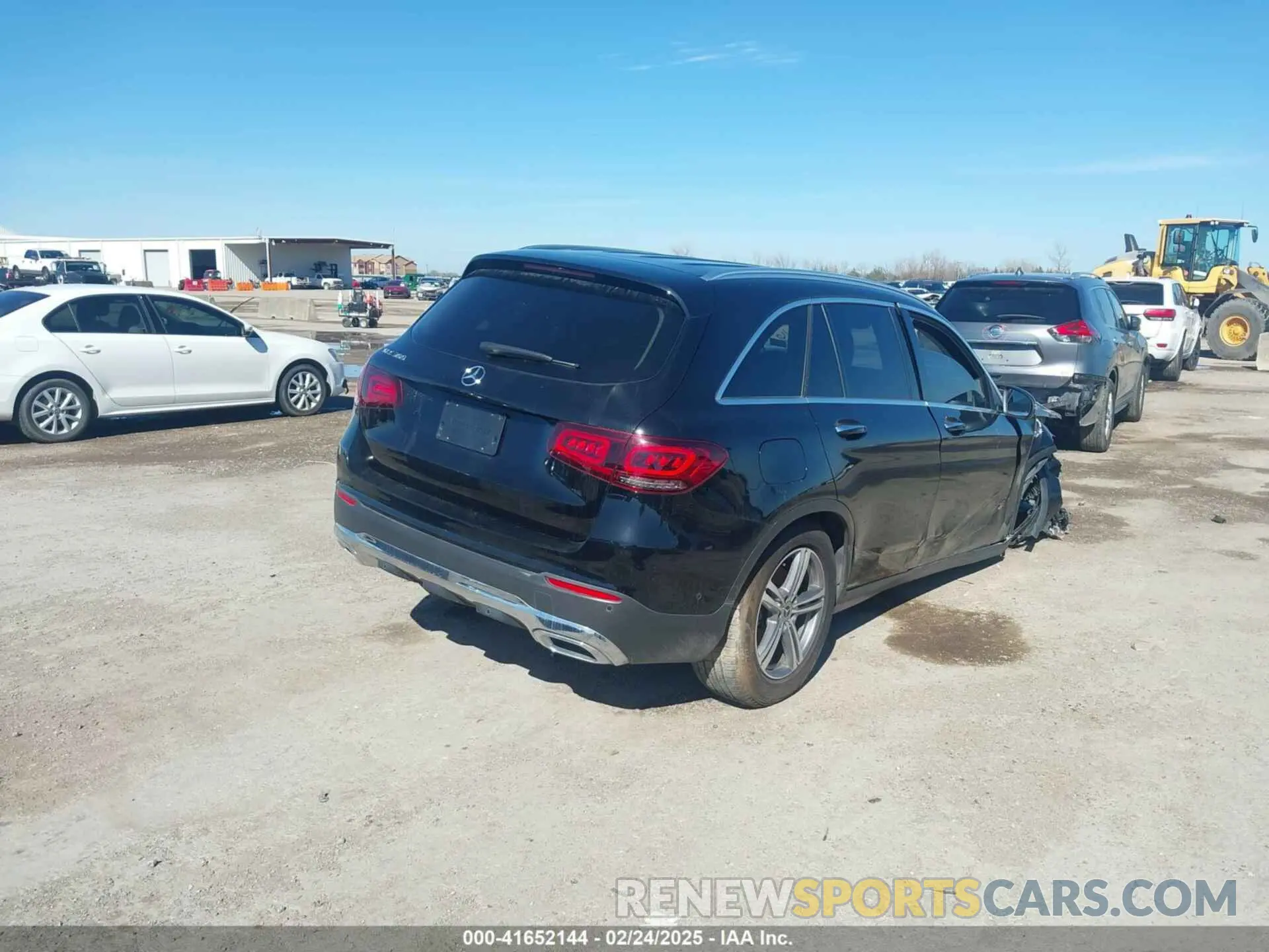 4 Photograph of a damaged car W1N0G8DBXNV360675 MERCEDES-BENZ GLC 300 2022