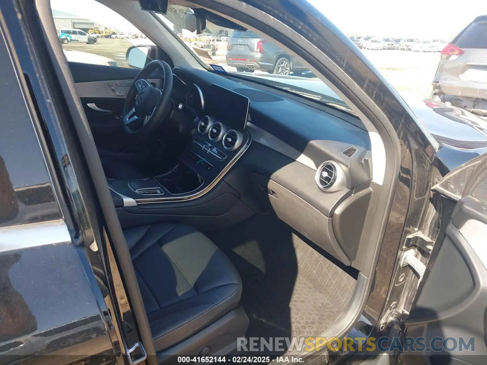 5 Photograph of a damaged car W1N0G8DBXNV360675 MERCEDES-BENZ GLC 300 2022
