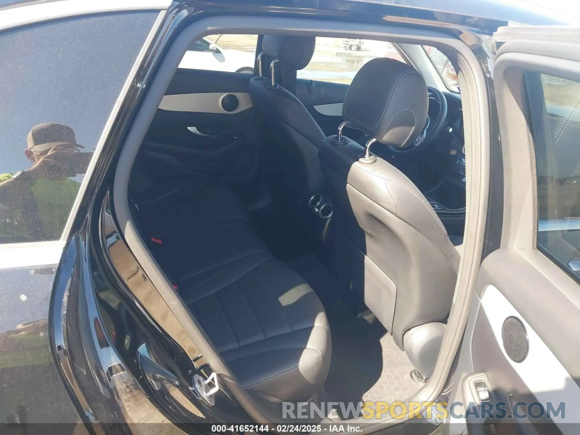 8 Photograph of a damaged car W1N0G8DBXNV360675 MERCEDES-BENZ GLC 300 2022