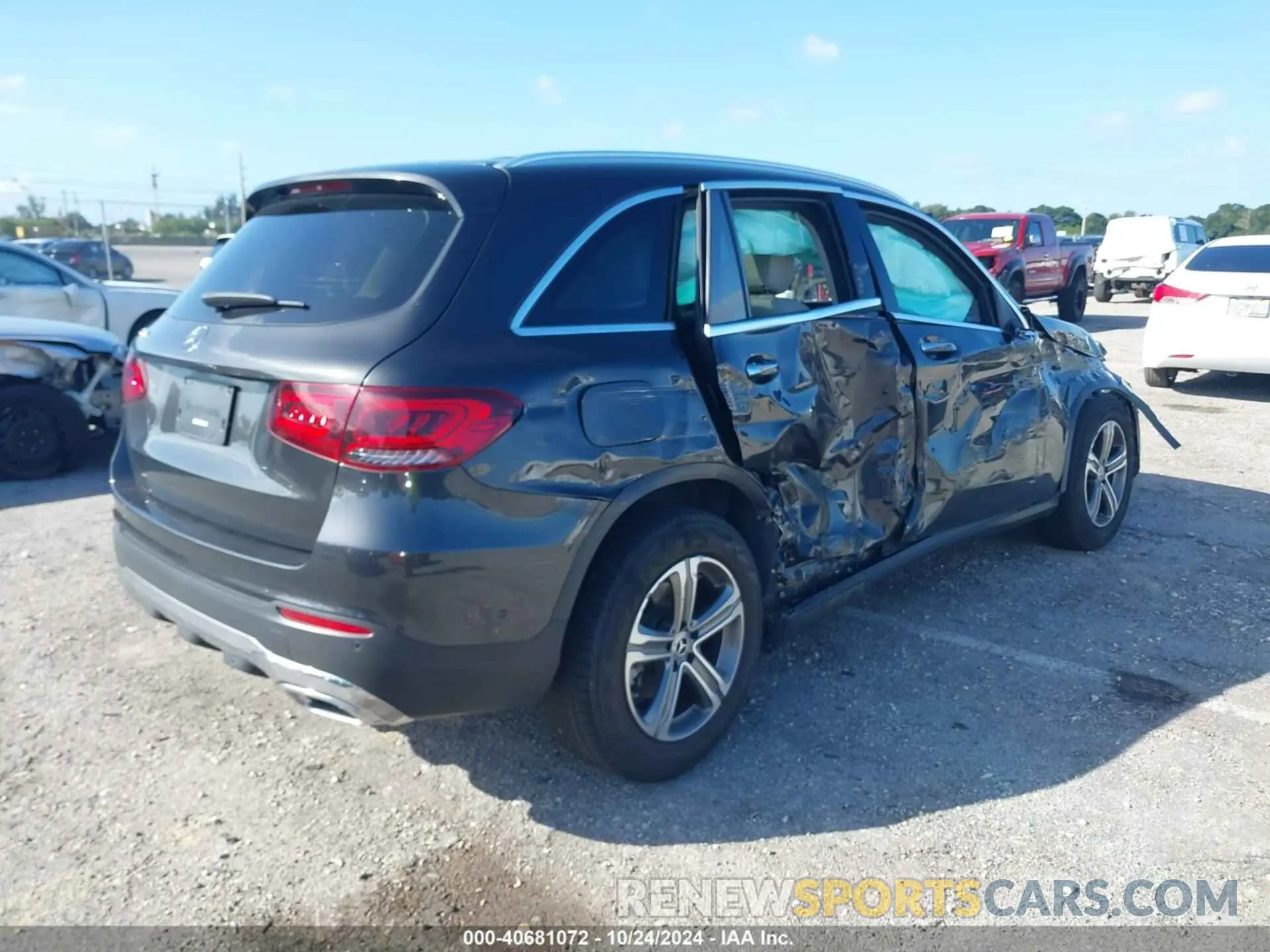 4 Photograph of a damaged car W1N0G8DBXNV380635 MERCEDES-BENZ GLC 300 2022