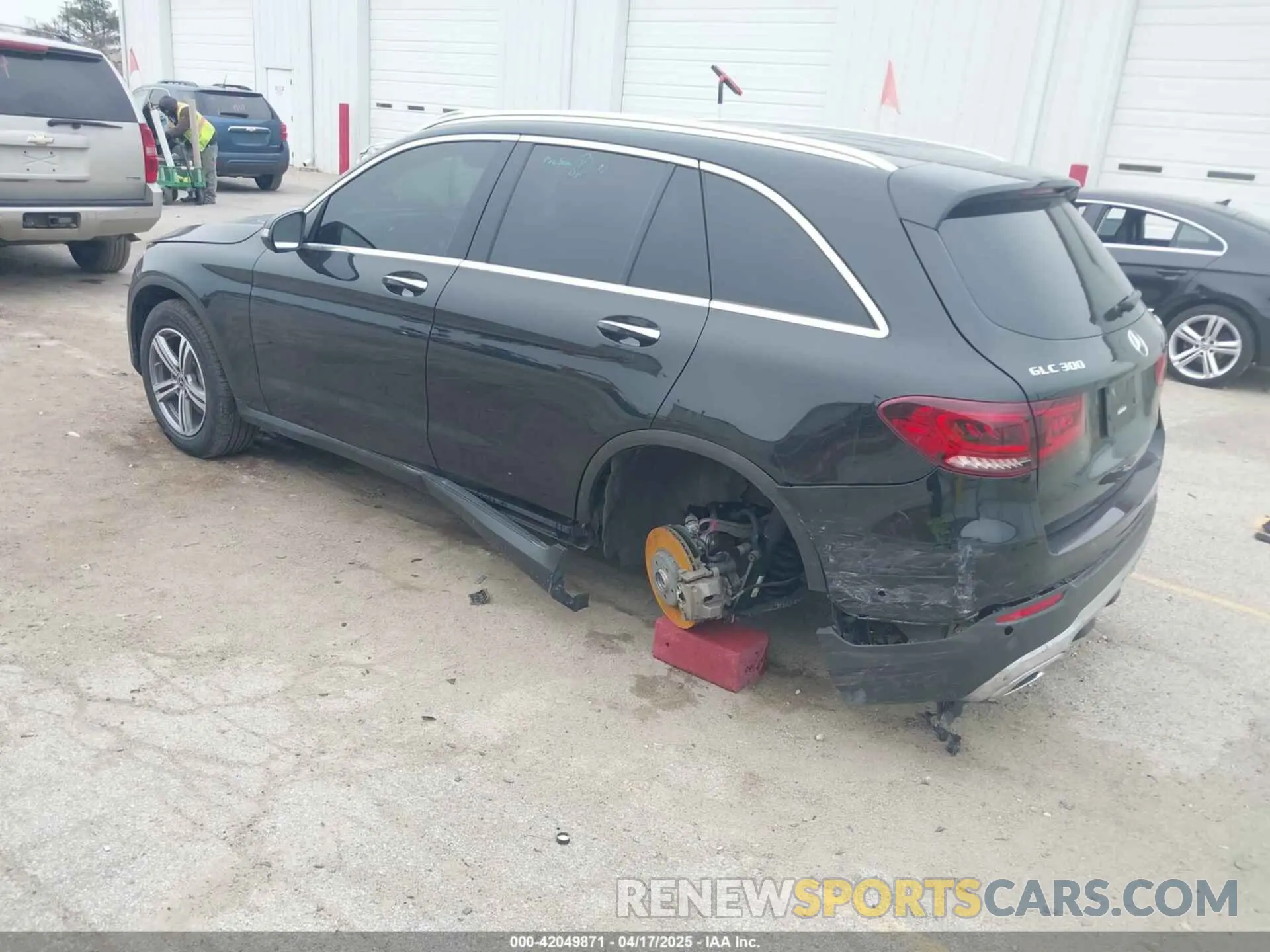 3 Photograph of a damaged car W1N0G8EB0NV367990 MERCEDES-BENZ GLC 300 2022