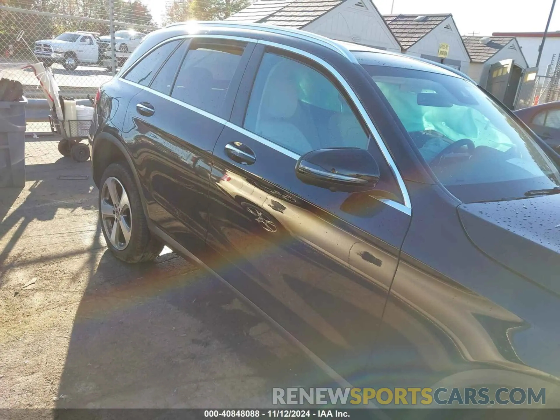 13 Photograph of a damaged car W1N0G8EB0NV392016 MERCEDES-BENZ GLC 300 2022