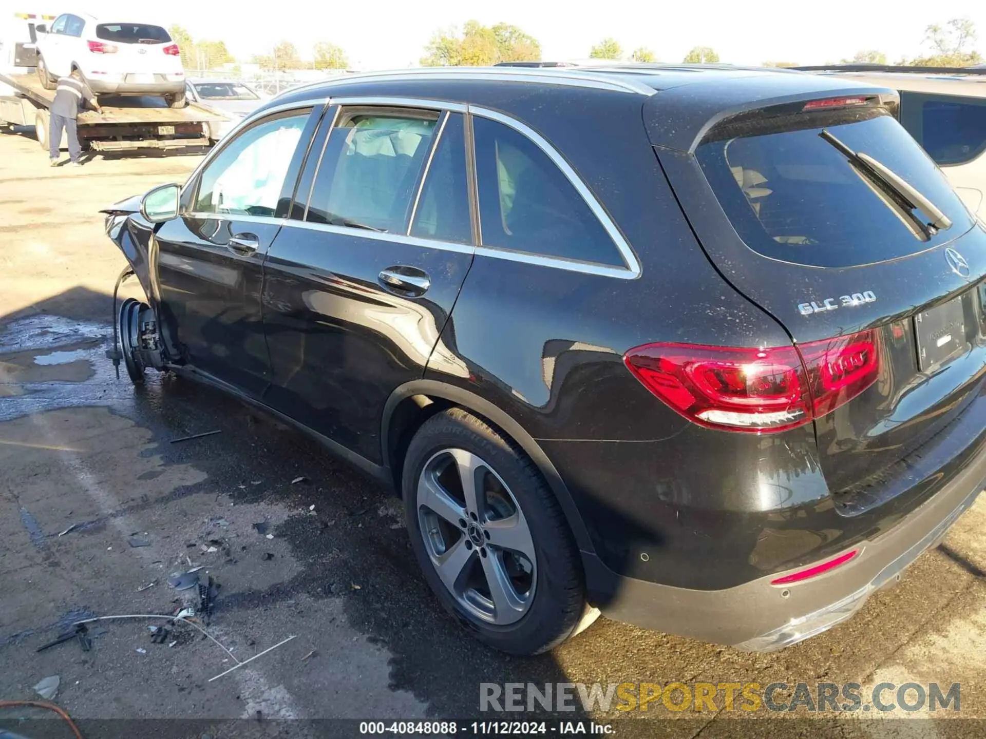3 Photograph of a damaged car W1N0G8EB0NV392016 MERCEDES-BENZ GLC 300 2022
