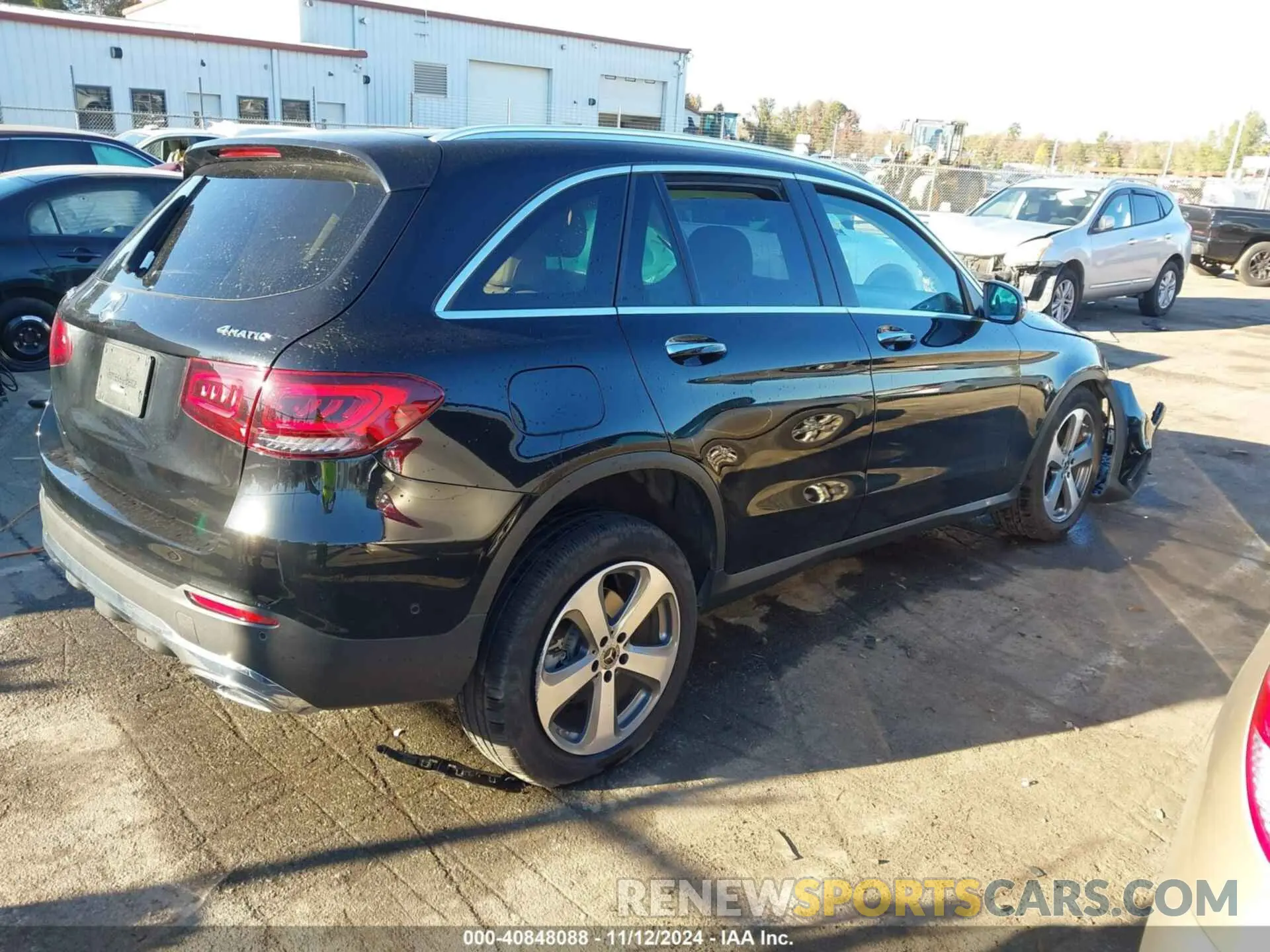 4 Photograph of a damaged car W1N0G8EB0NV392016 MERCEDES-BENZ GLC 300 2022