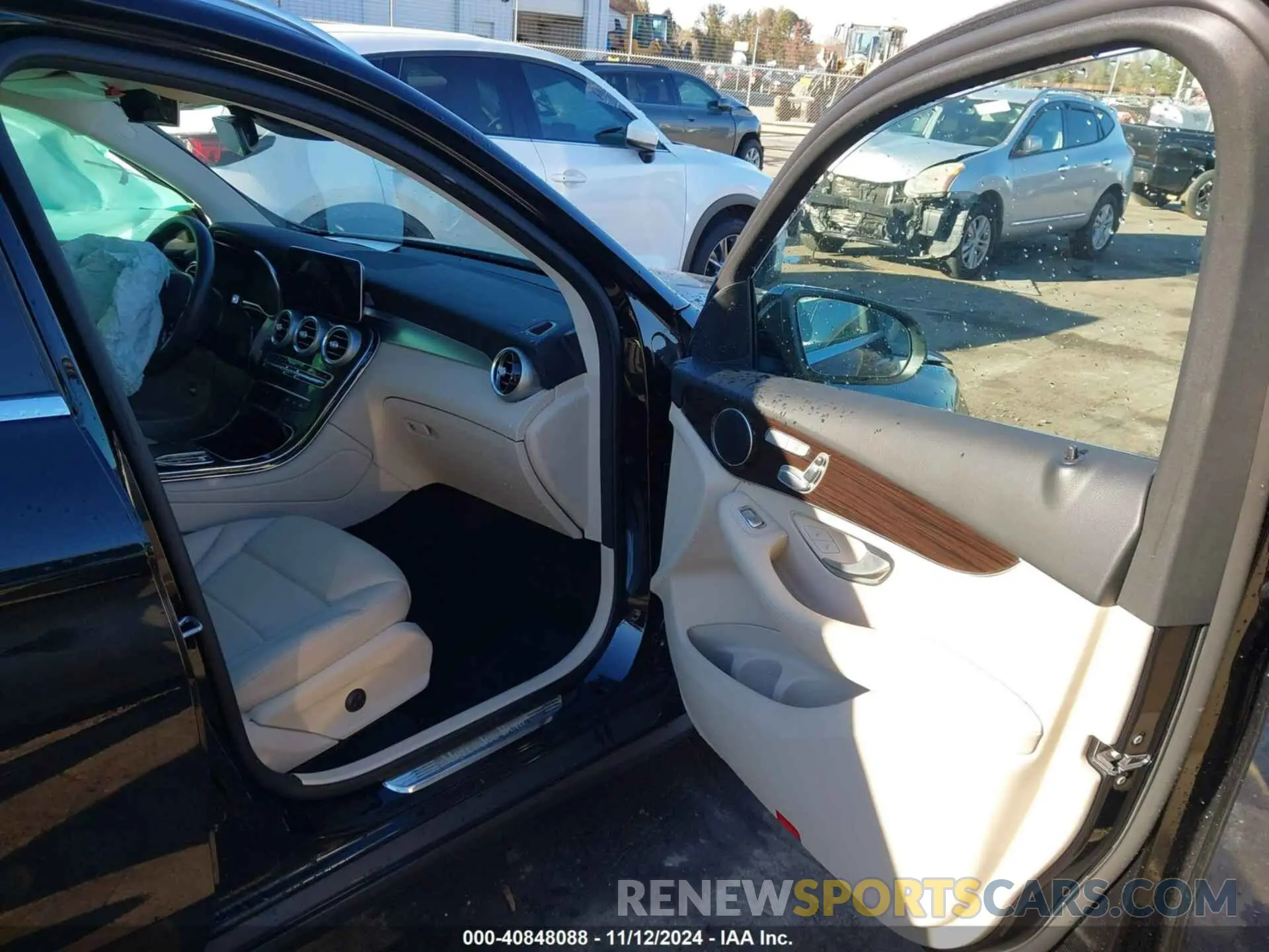5 Photograph of a damaged car W1N0G8EB0NV392016 MERCEDES-BENZ GLC 300 2022