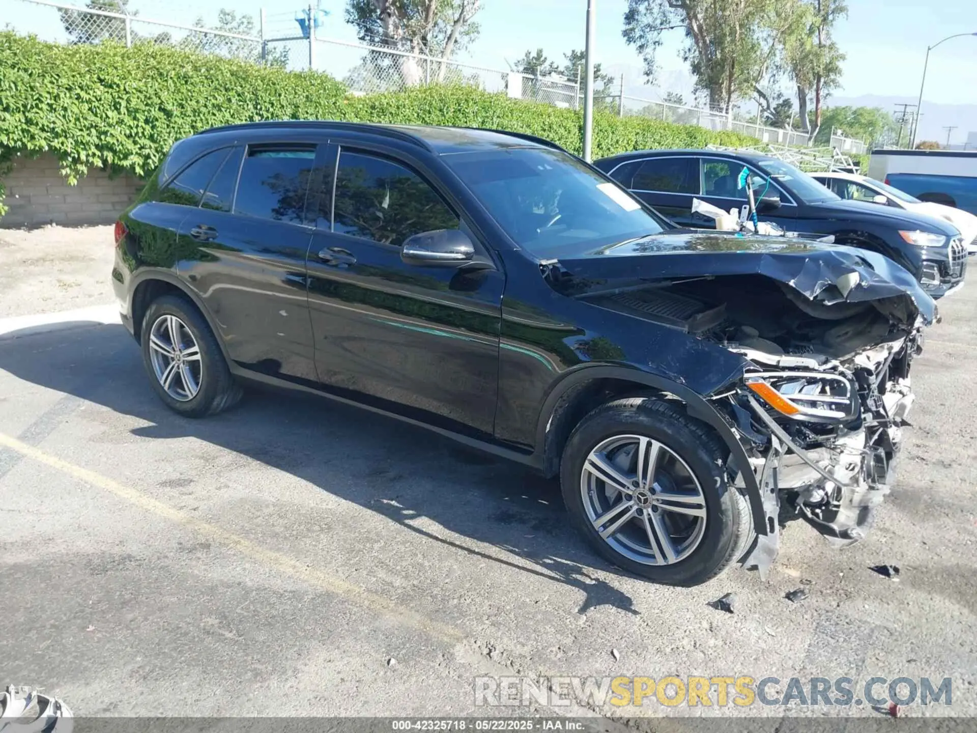 1 Photograph of a damaged car W1N0G8EB1NV393661 MERCEDES-BENZ GLC 300 2022