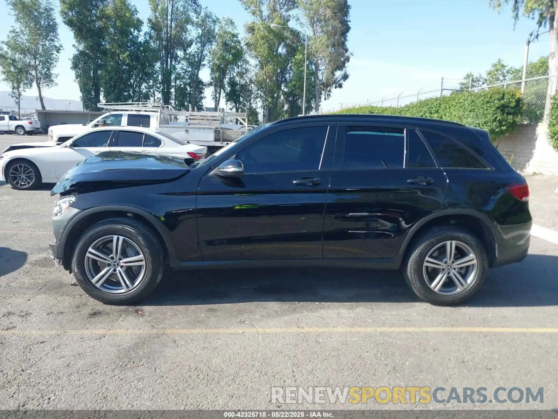 14 Photograph of a damaged car W1N0G8EB1NV393661 MERCEDES-BENZ GLC 300 2022