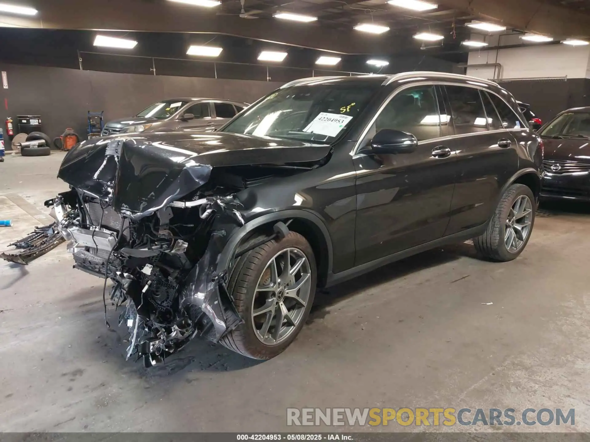 2 Photograph of a damaged car W1N0G8EB2NG121561 MERCEDES-BENZ GLC 300 2022