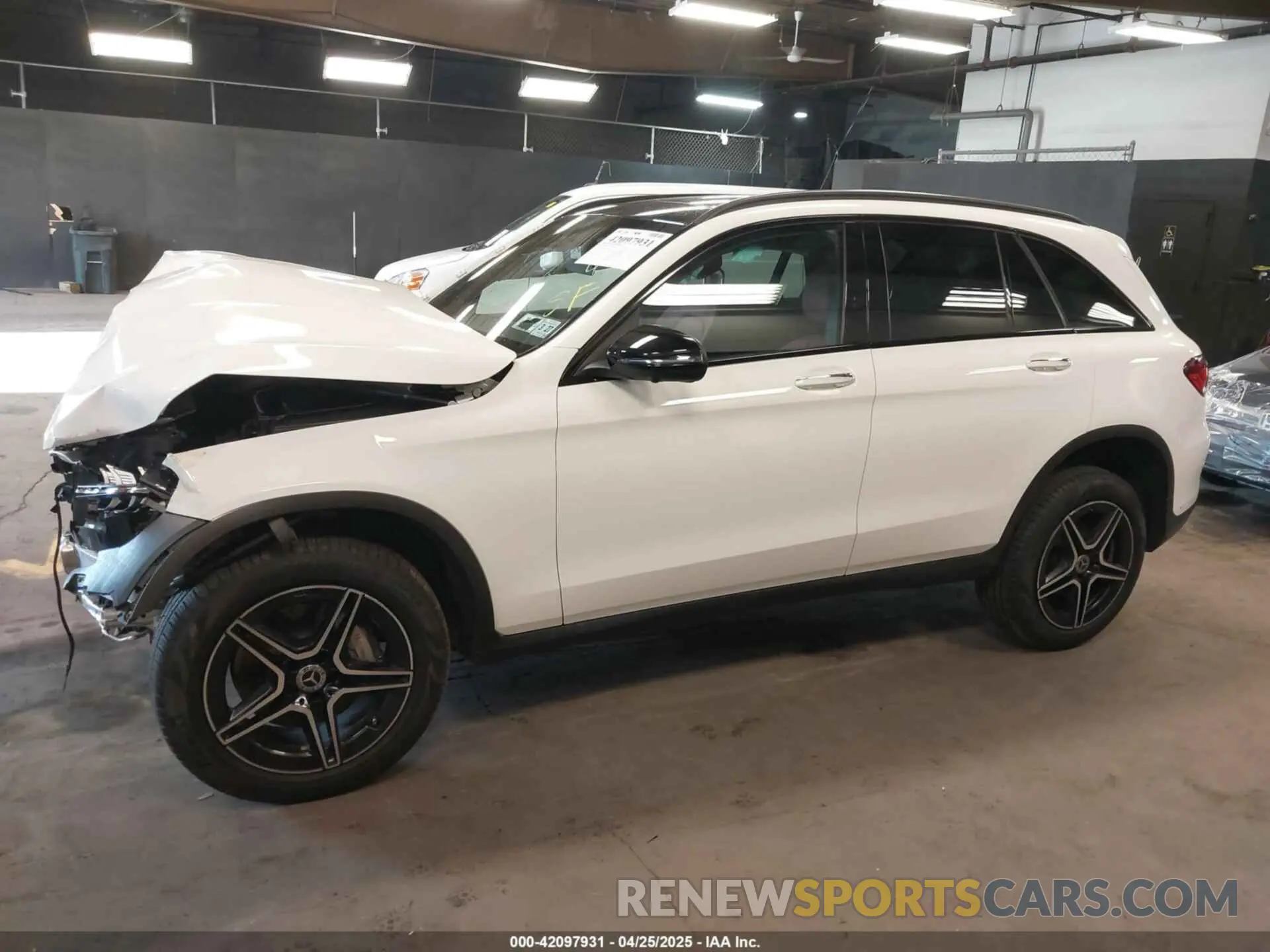 14 Photograph of a damaged car W1N0G8EB2NV351757 MERCEDES-BENZ GLC 300 2022