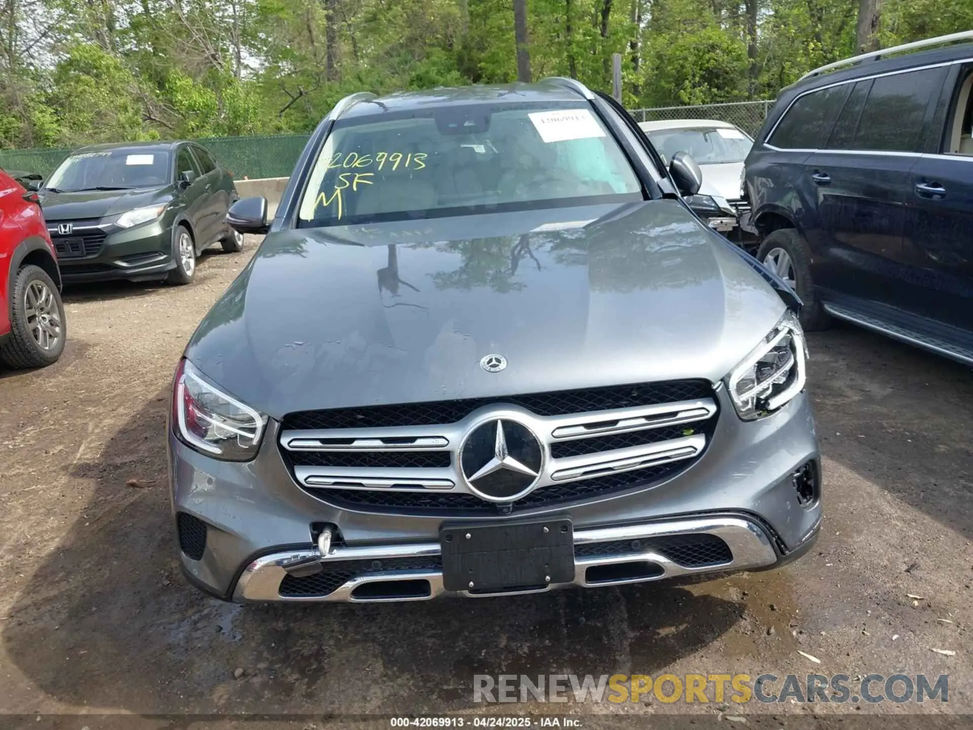 12 Photograph of a damaged car W1N0G8EB3NV333526 MERCEDES-BENZ GLC 300 2022