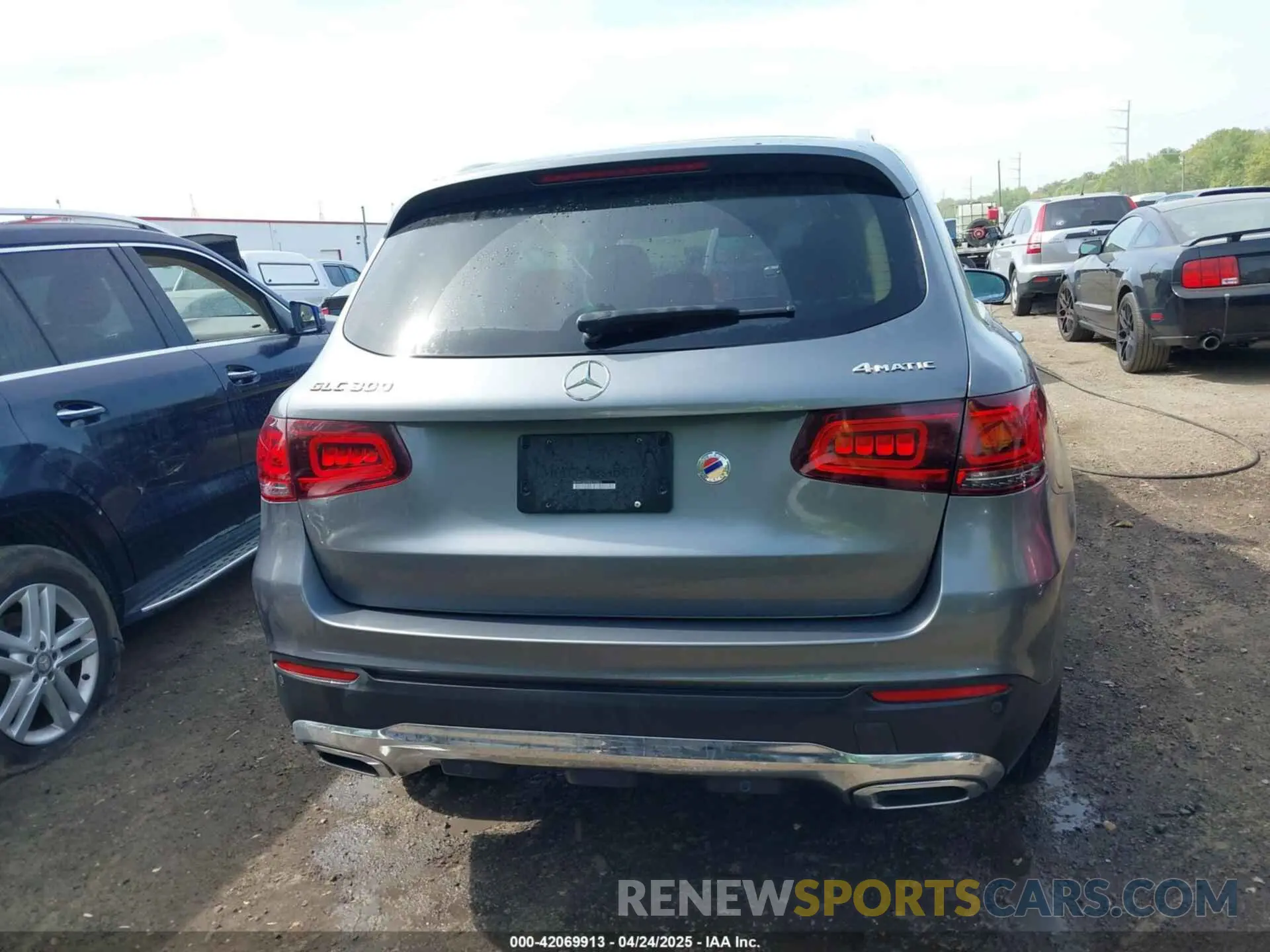 16 Photograph of a damaged car W1N0G8EB3NV333526 MERCEDES-BENZ GLC 300 2022