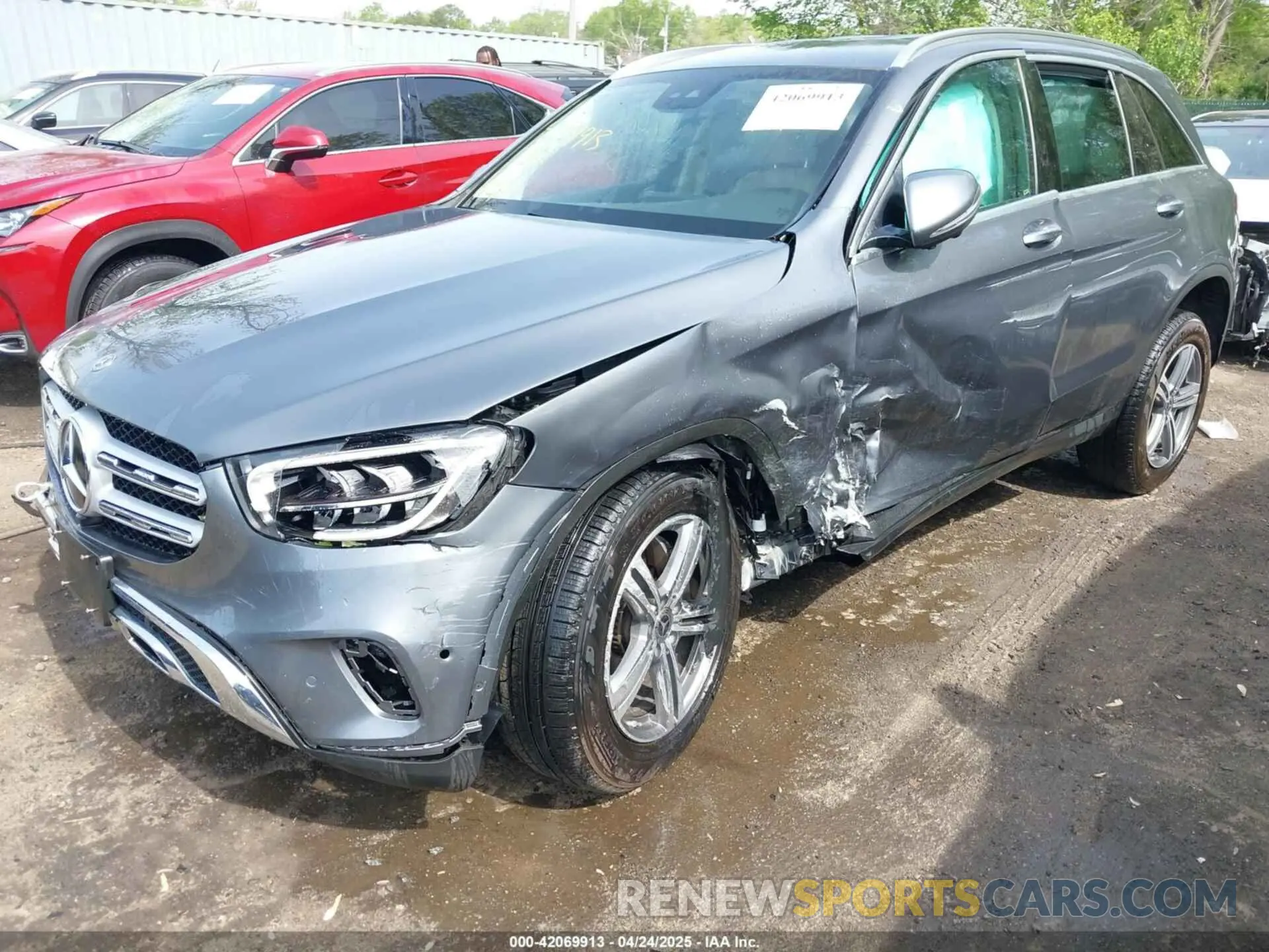 6 Photograph of a damaged car W1N0G8EB3NV333526 MERCEDES-BENZ GLC 300 2022