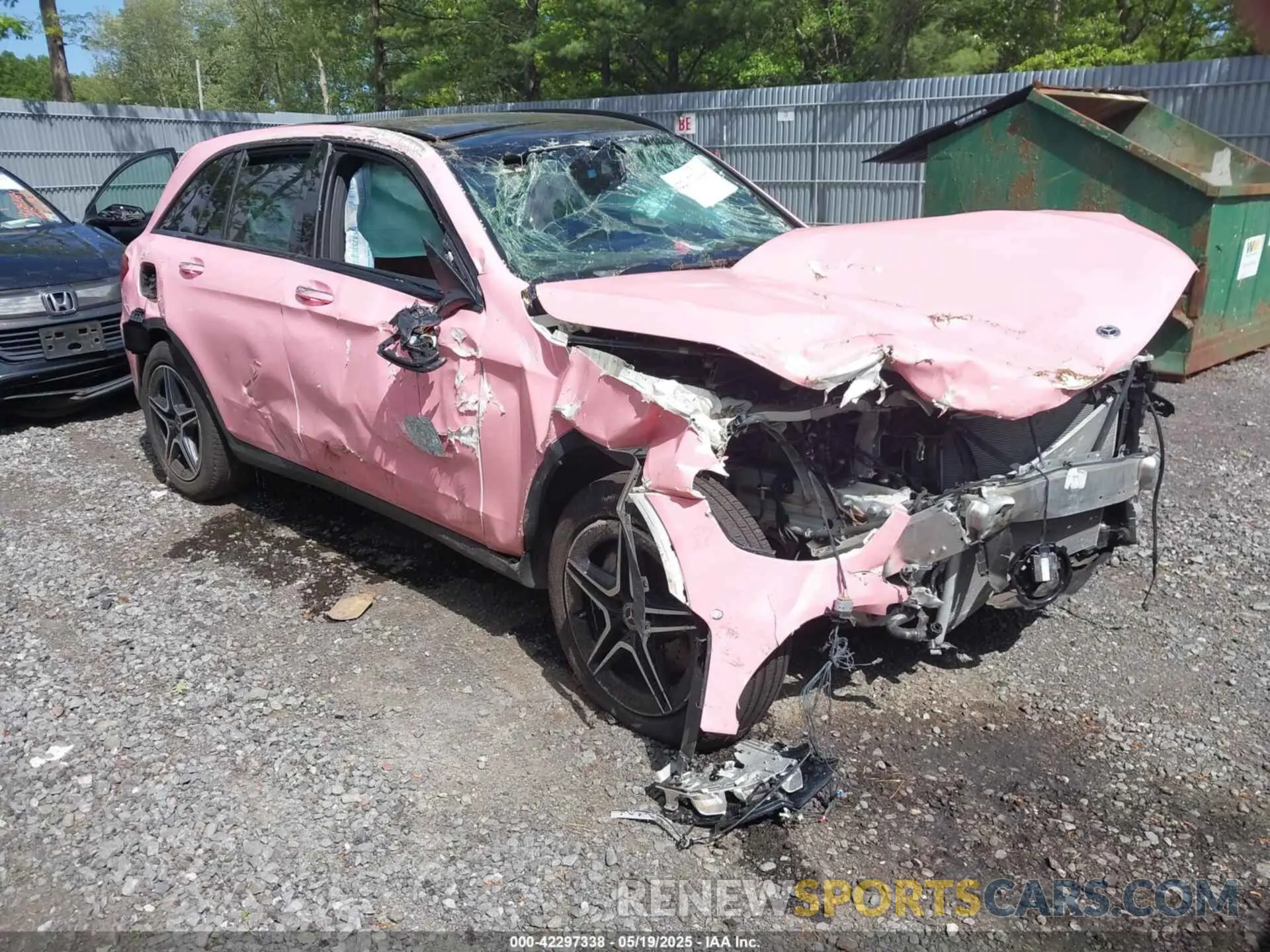 1 Photograph of a damaged car W1N0G8EB3NV381527 MERCEDES-BENZ GLC 300 2022